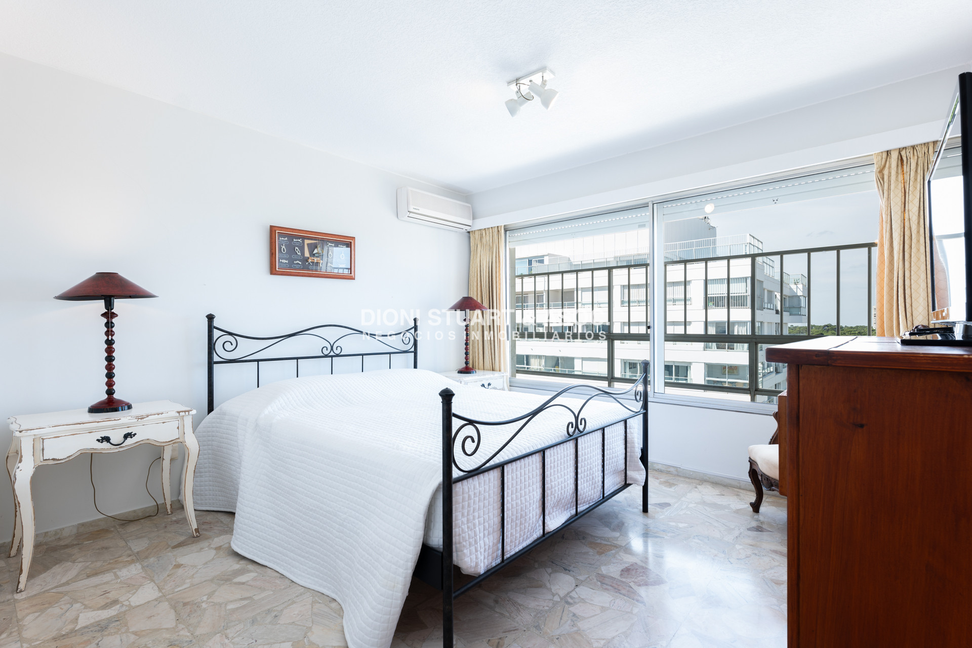 Apartamento ID.479 - ALQUILER ANUAL PENT HOUSE DUPLEX CON PARRILLERO 4 DORMITORIOS TORRE WASHINGTON - COMPLEJO LINCOLN CENTER