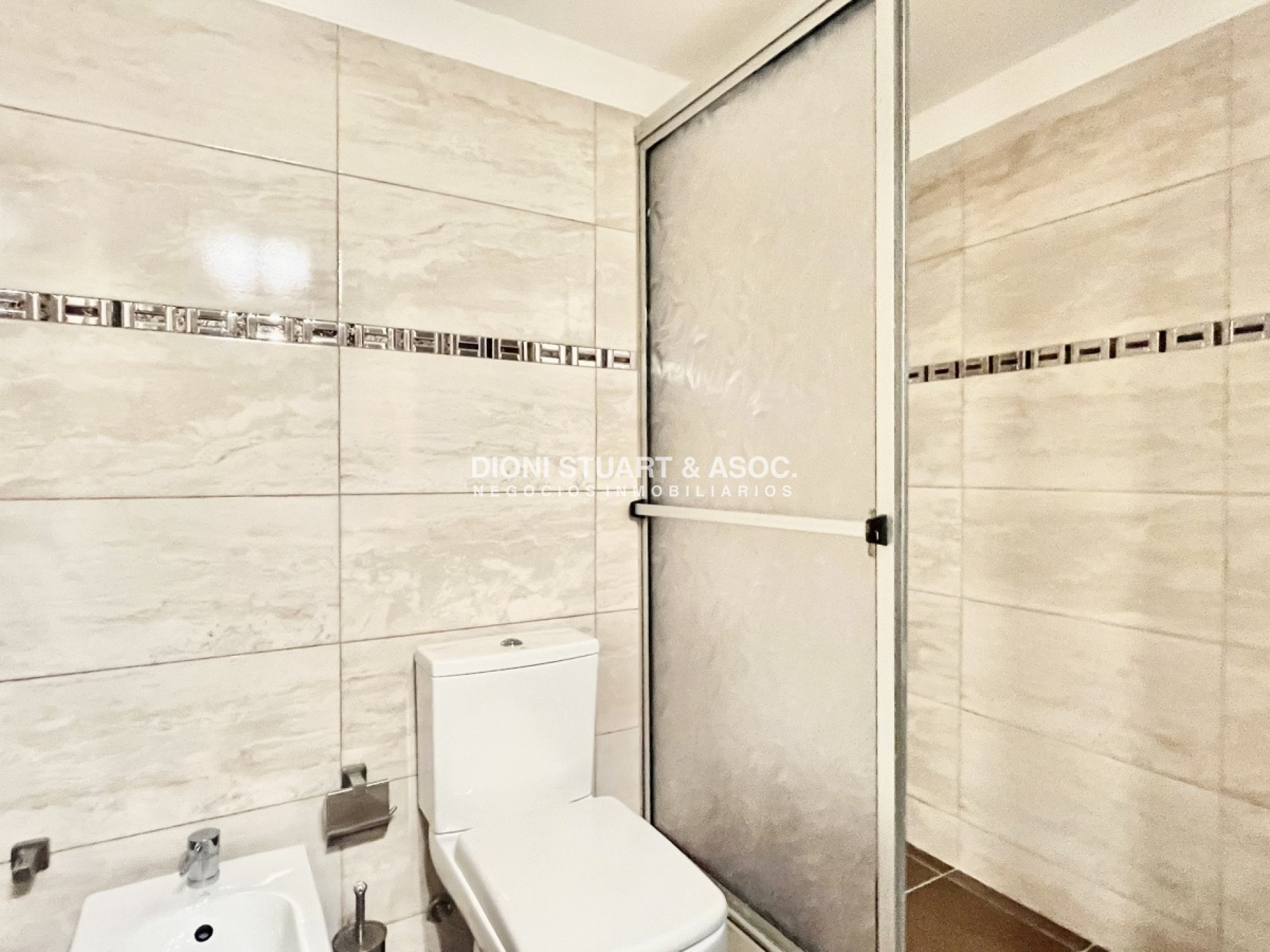 Apartamento ID.319 - Complejo Lincoln Center - En Venta - 2 Dorm + Dependencia - Playa Mansa