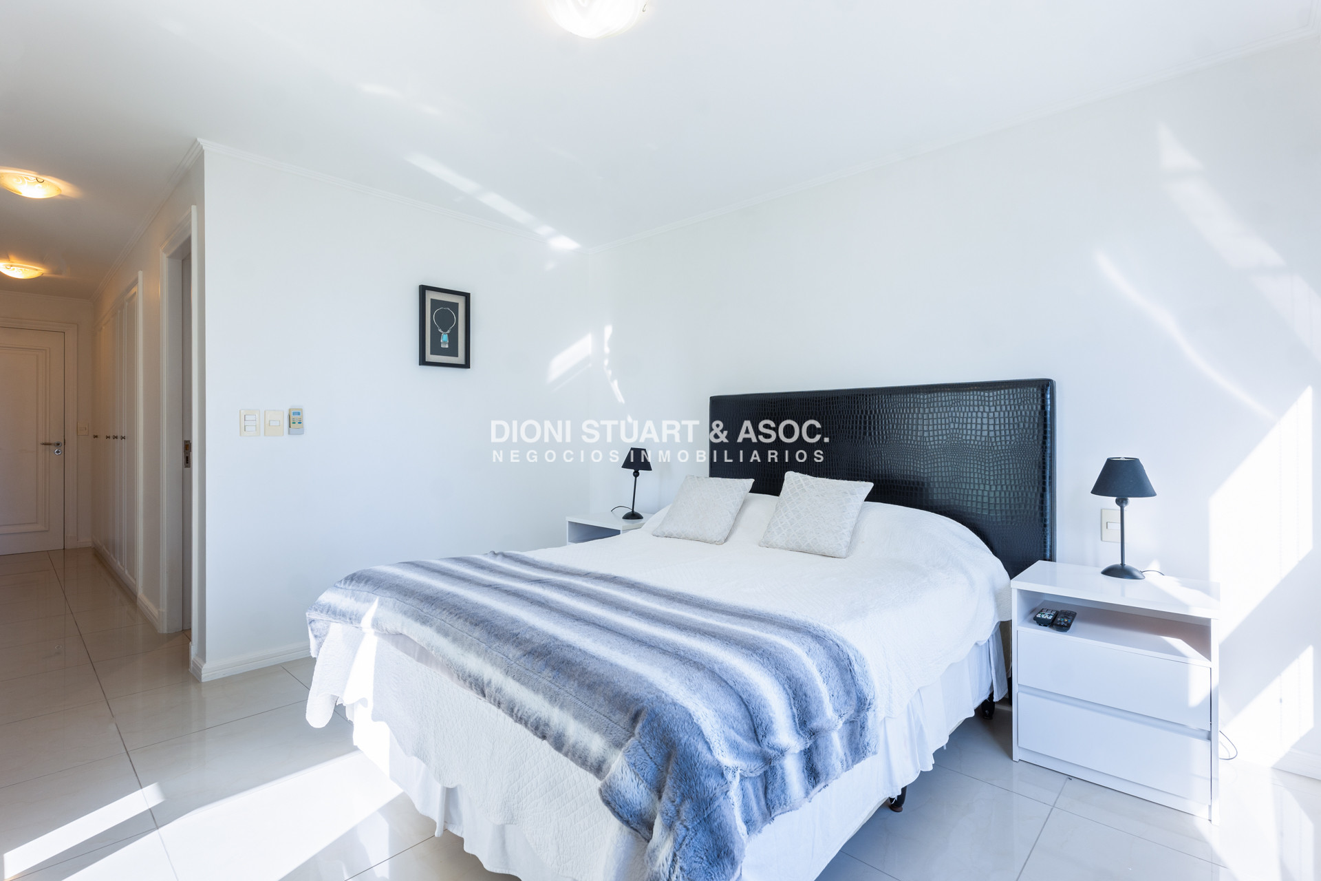Apartamento ID.984 - IMPERIALE II ESQUINERO APARTAMENTO EN VENTA - 3 DORMITORIOS EN SUITE + DEPENDENCIA