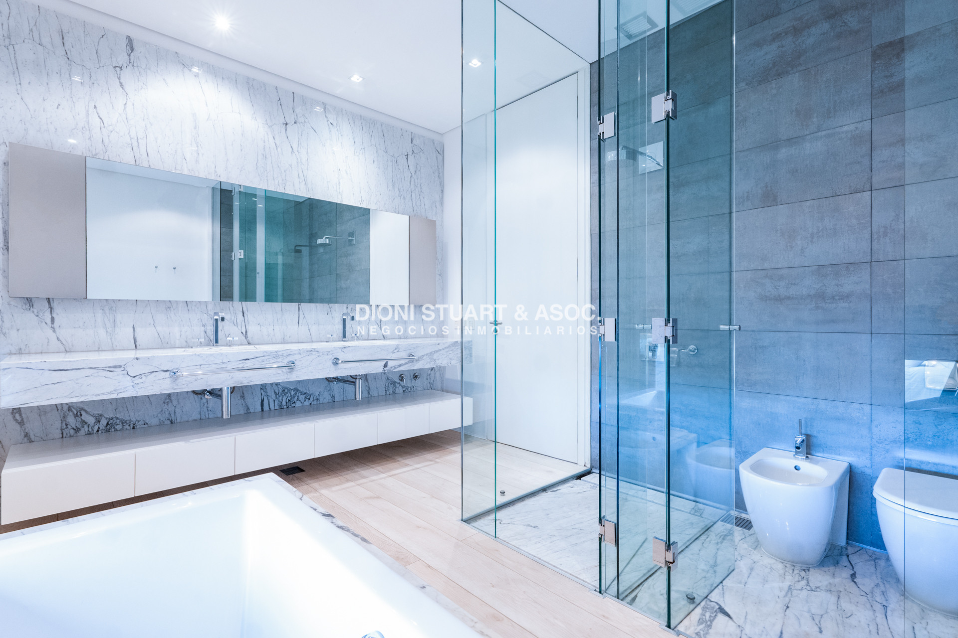 Apartamento ID.1073 - VENTA APARTAMENTO - EDIFICIO ACQUA - 4 SUITES + DEPENDENCIA