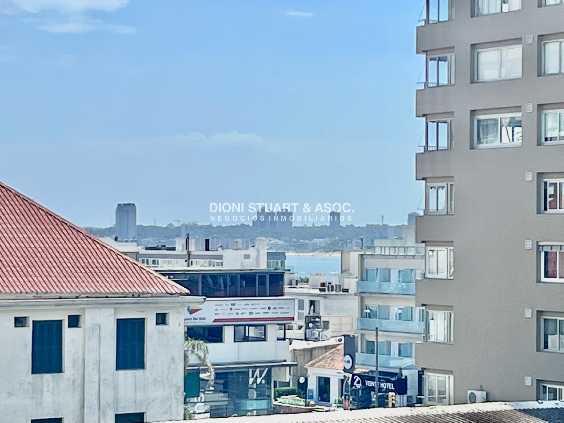 Apartamento ID.409 - En Venta 2 Dormitorios En Punta del Este - Frente a Plaza Los Artesanos - Oportunidad