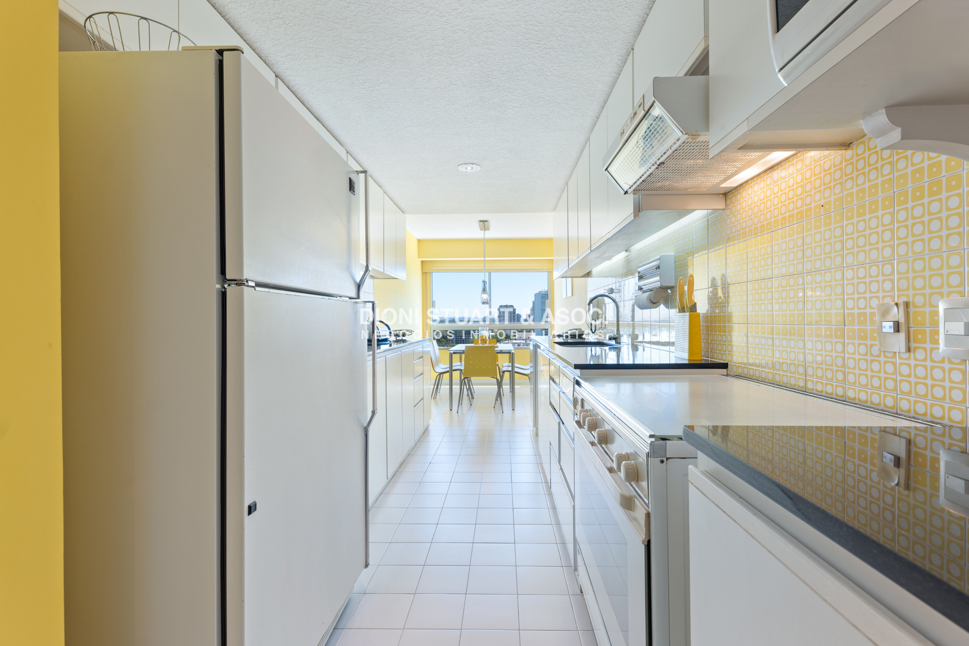 Apartamento ID.634 - Tiburon 2 - Piso Alto Lateral - 3 Dorm + Dep.