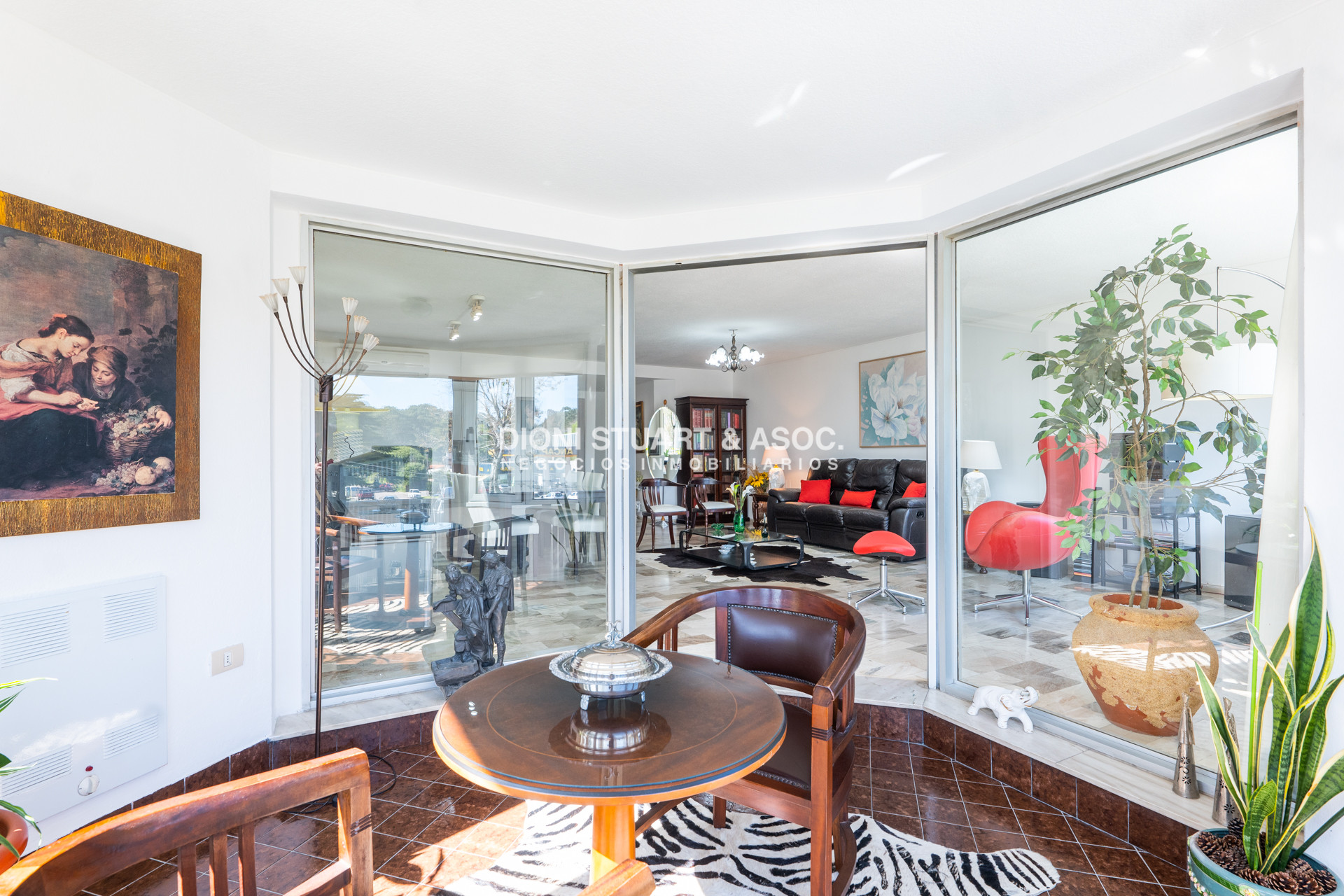 Apartamento ID.776 - Apartamento en Roosevelt Center en Venta - 3 Dormitorios y Dep.