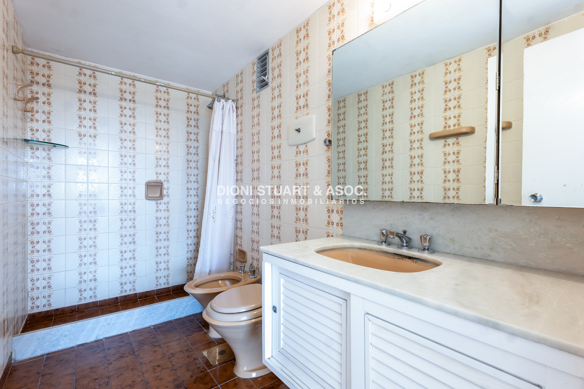 Apartamento ID.1046 - VENTA APARTAMENTO 2 DORMITORIOS Y MEDIO - PLAYA MANSA - COMPLEJO LINCOLN CENTER