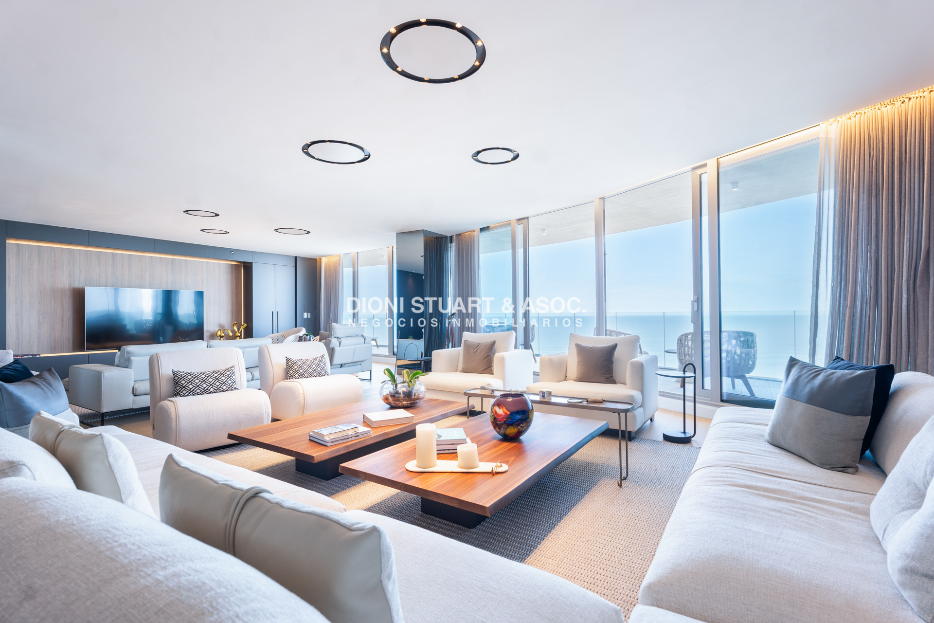 Apartamento ID.1121 - TRUMP UNIFICADO - 4 SUITES + DEPENDENCIA