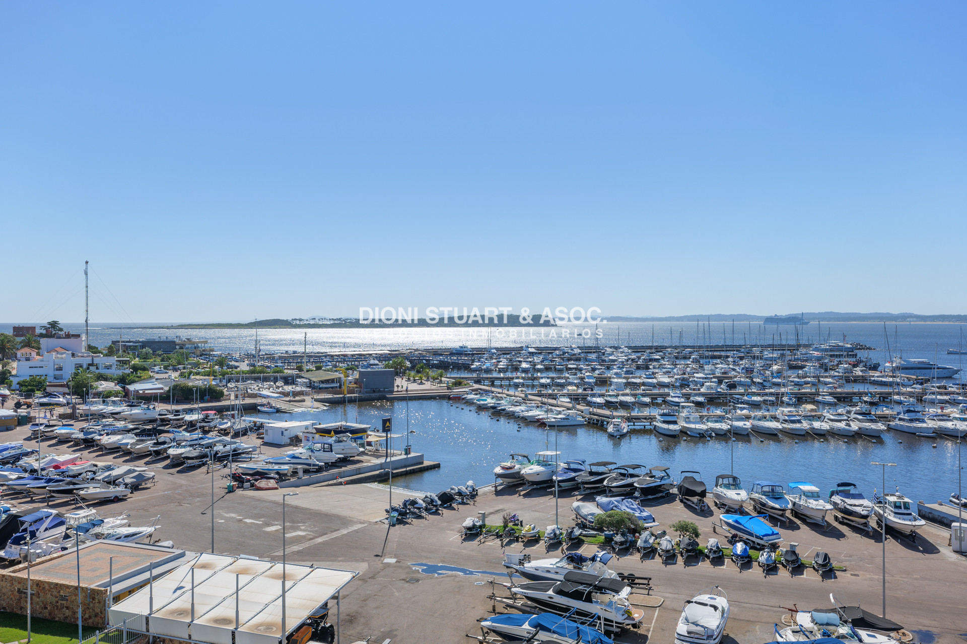 Apartamento ID.635 - Portofino - Increíble Vista Al Puerto - 3 Dorm en Suite + Dep.