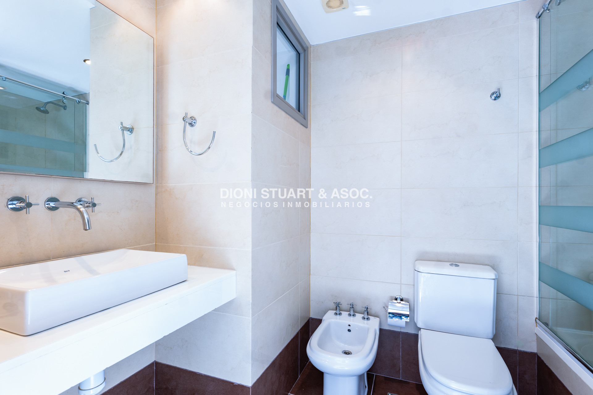 Apartamento ID.984 - IMPERIALE II ESQUINERO APARTAMENTO EN VENTA - 3 DORMITORIOS EN SUITE + DEPENDENCIA