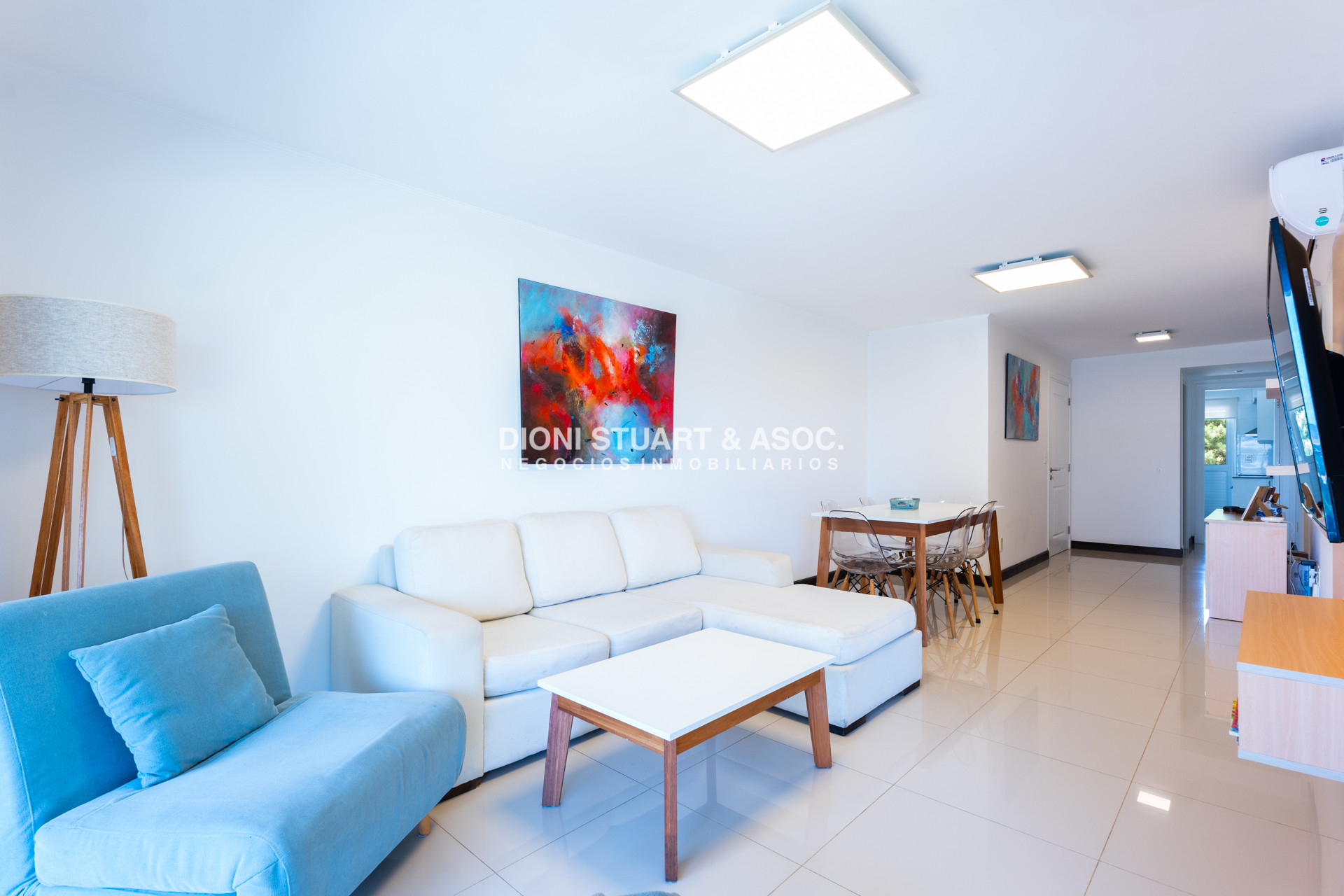 Apartamento ID.820 - APARTAMENTO EN VENTA EN PLAYA MANSA DE 2 DORMITORIOS CON PARRILLERO