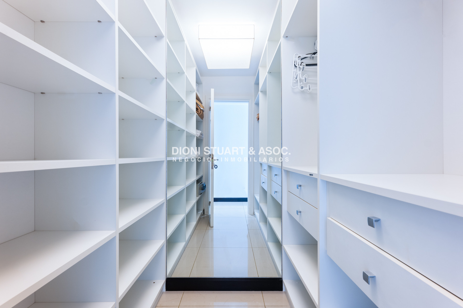 Apartamento ID.839 - Torre Lobos Esquinero - 3 Dorm en suite + Dep.