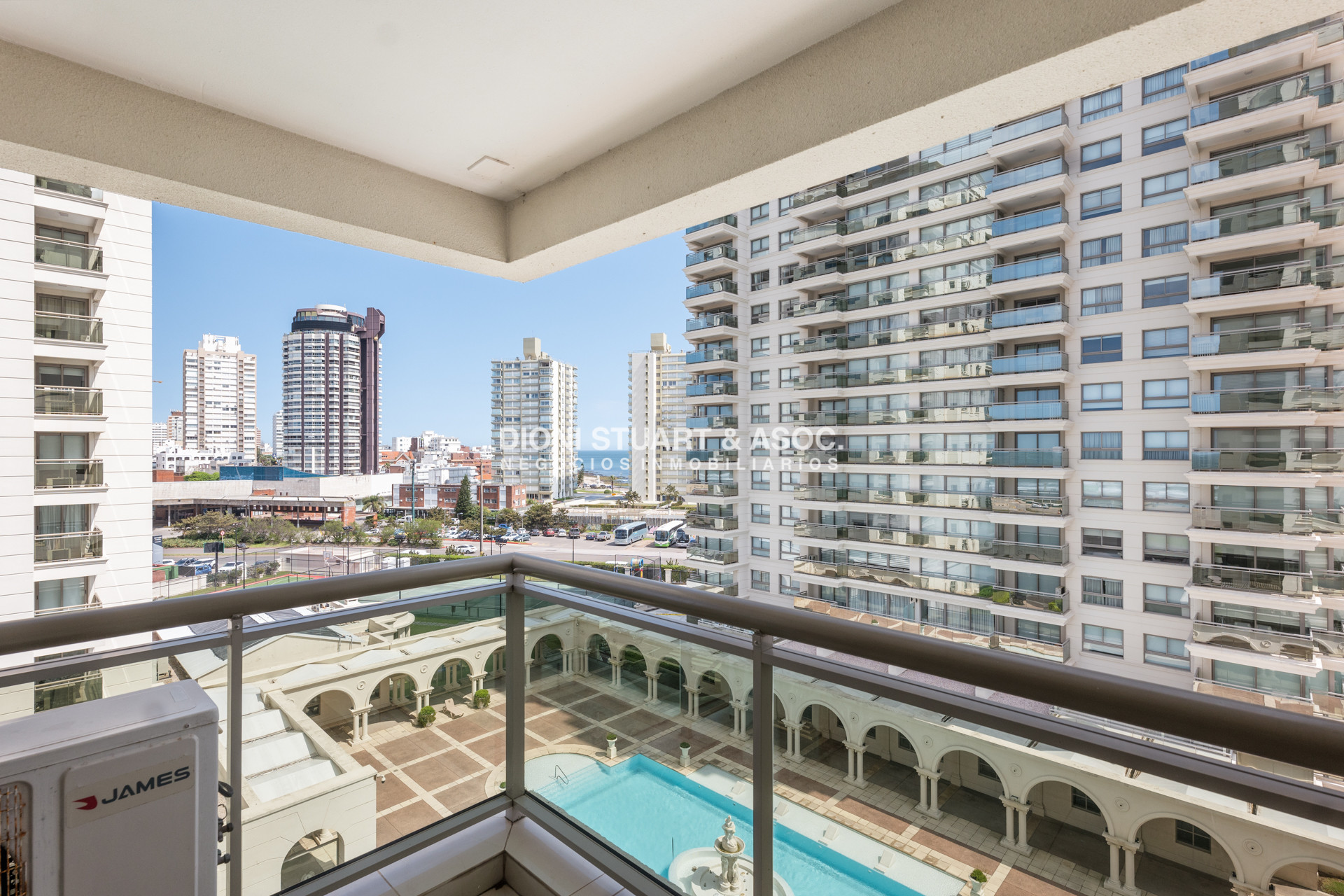 Apartamento ID.770 - IMPERIALE I DEPARTAMENTO EN VENTA - 3 DORMITORIOS EN SUITE + DEP. - ESQUINERO A PUNTA DEL ESTE