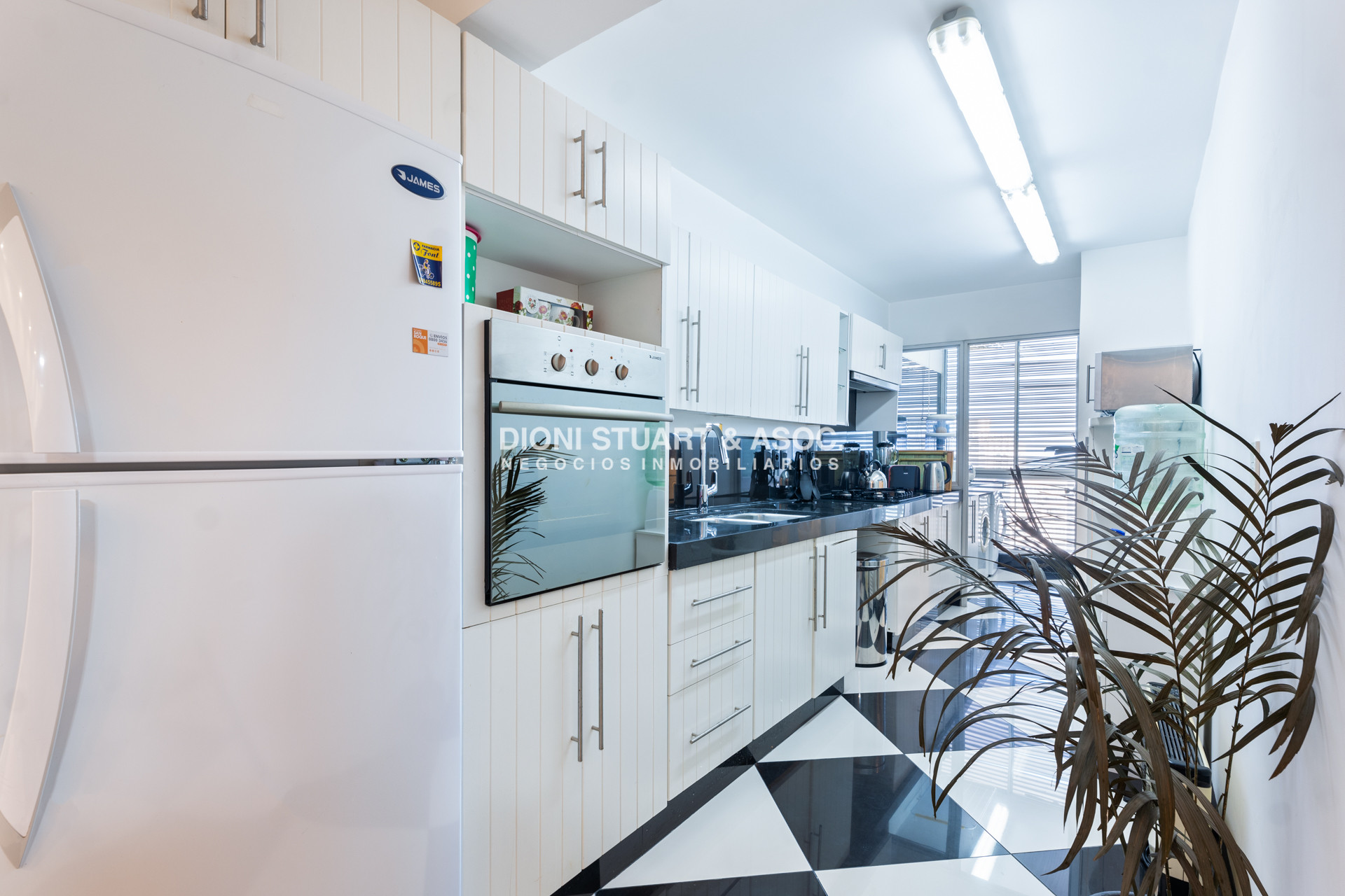 Apartamento ID.850 - Edificio El Torreon - 3 Dorm y Dep. - Apartamento Primera Linea Mansa