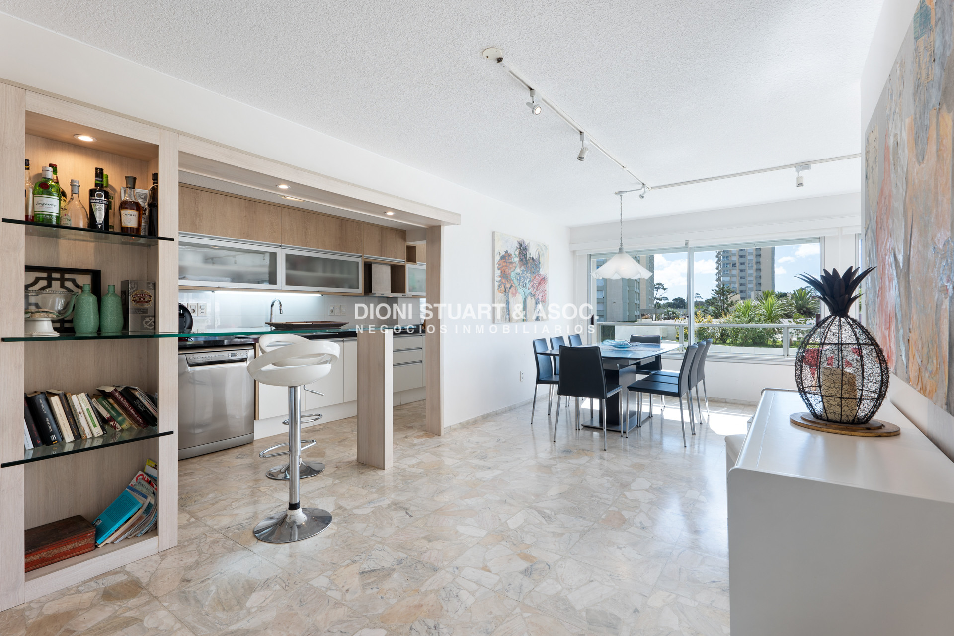 Apartamento ID.407 - Oportunidad - Apartamento en Venta - Primera Linea Mansa - 2 Dormitorios y Medio - Reciclado - Complejo Lincoln Center
