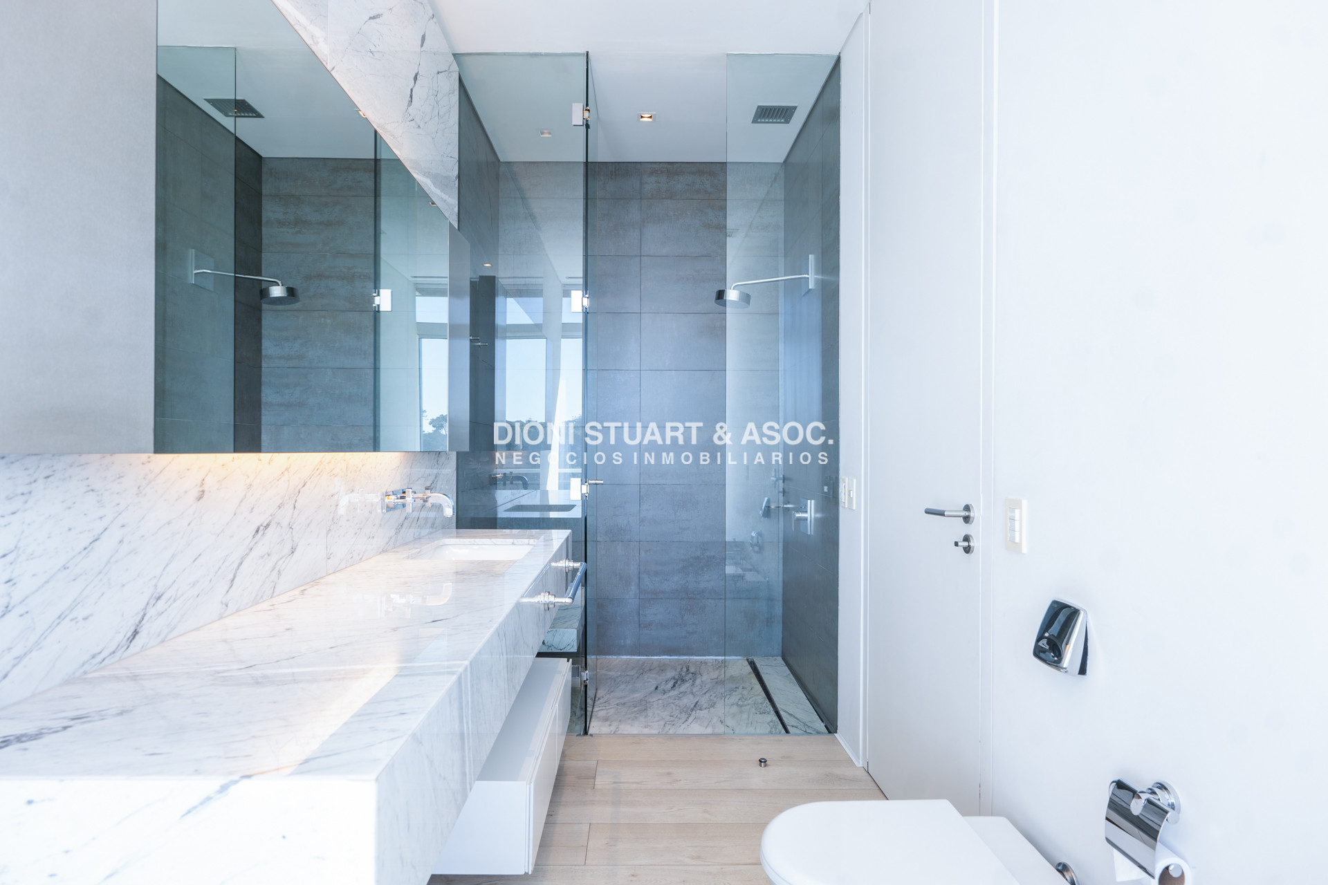 Apartamento ID.1073 - VENTA APARTAMENTO - EDIFICIO ACQUA - 4 SUITES + DEPENDENCIA