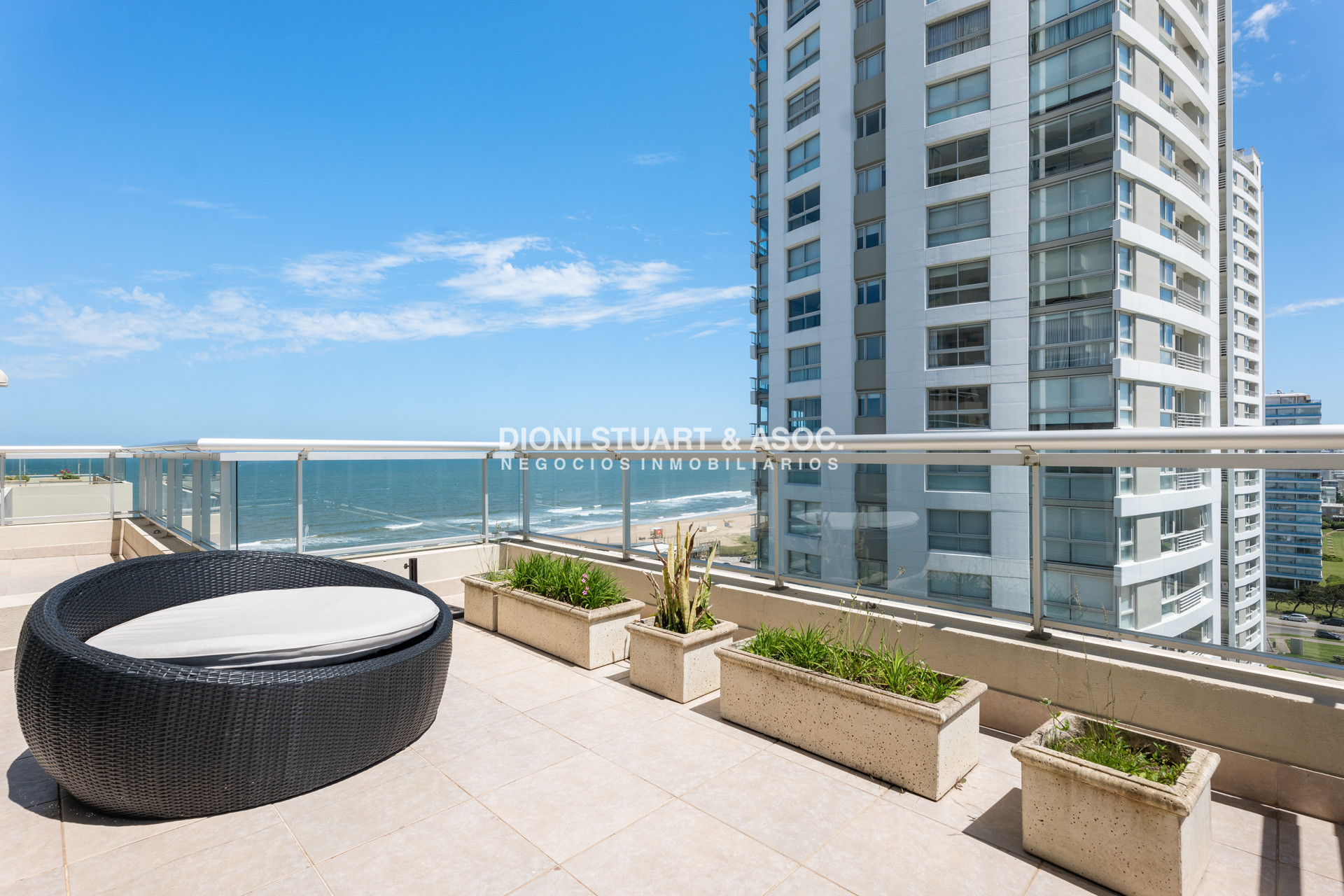 Apartamento ID.839 - Torre Lobos Esquinero - 3 Dorm en suite + Dep.