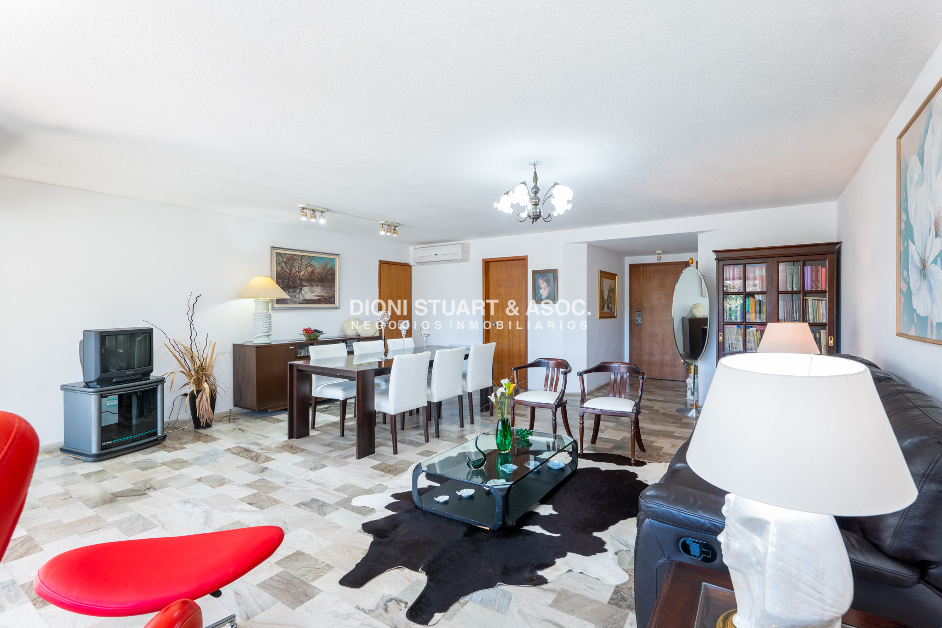 Apartamento ID.776 - Apartamento en Roosevelt Center en Venta - 3 Dormitorios y Dep.