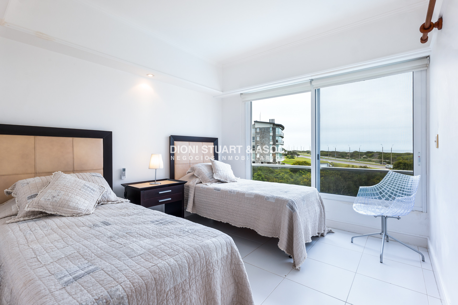 Apartamento ID.760 - DEPARTAMENTO EN VENTA EN PLAYA BRAVA PRIMER LINEA 4 DORMITORIOS EN SUITE - EDIF. AGUAS AZULES