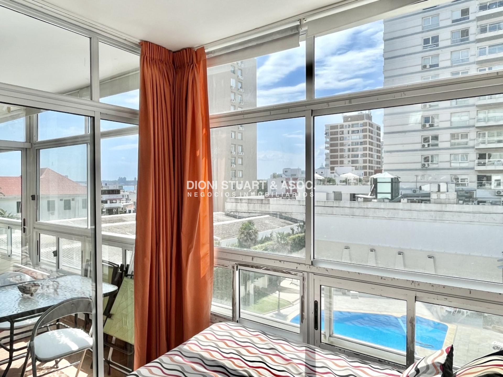 Apartamento ID.409 - En Venta 2 Dormitorios En Punta del Este - Frente a Plaza Los Artesanos - Oportunidad