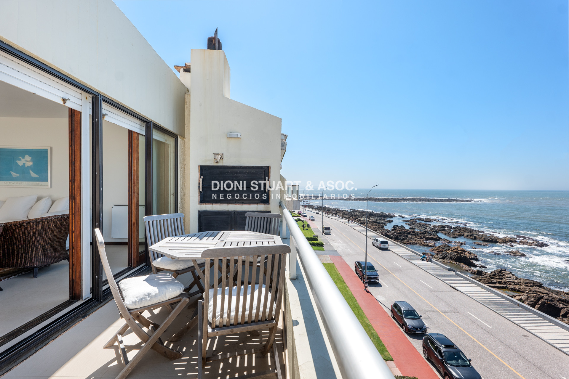 Apartamento ID.920 - DEPARTAMENTO EN VENTA FRENTE AL MAR - CON PARRILLERO - 3 DORMITORIOS - RECICLADO - PENINSULA - PUNTA DEL ESTE