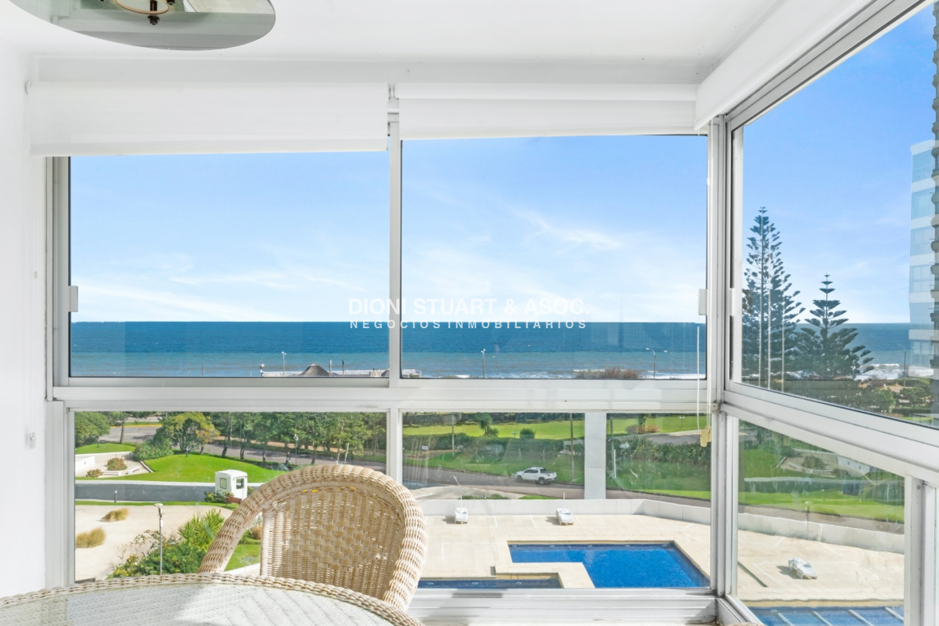 Apartamento ID.501 - APARTAMENTO EN VENTA FRENTE AL MAR 3 DORMITORIOS + DEPENDENCIA COMPLEJO LINCOLN CENTER TORRE JEFFERSON PLAYA MANSA