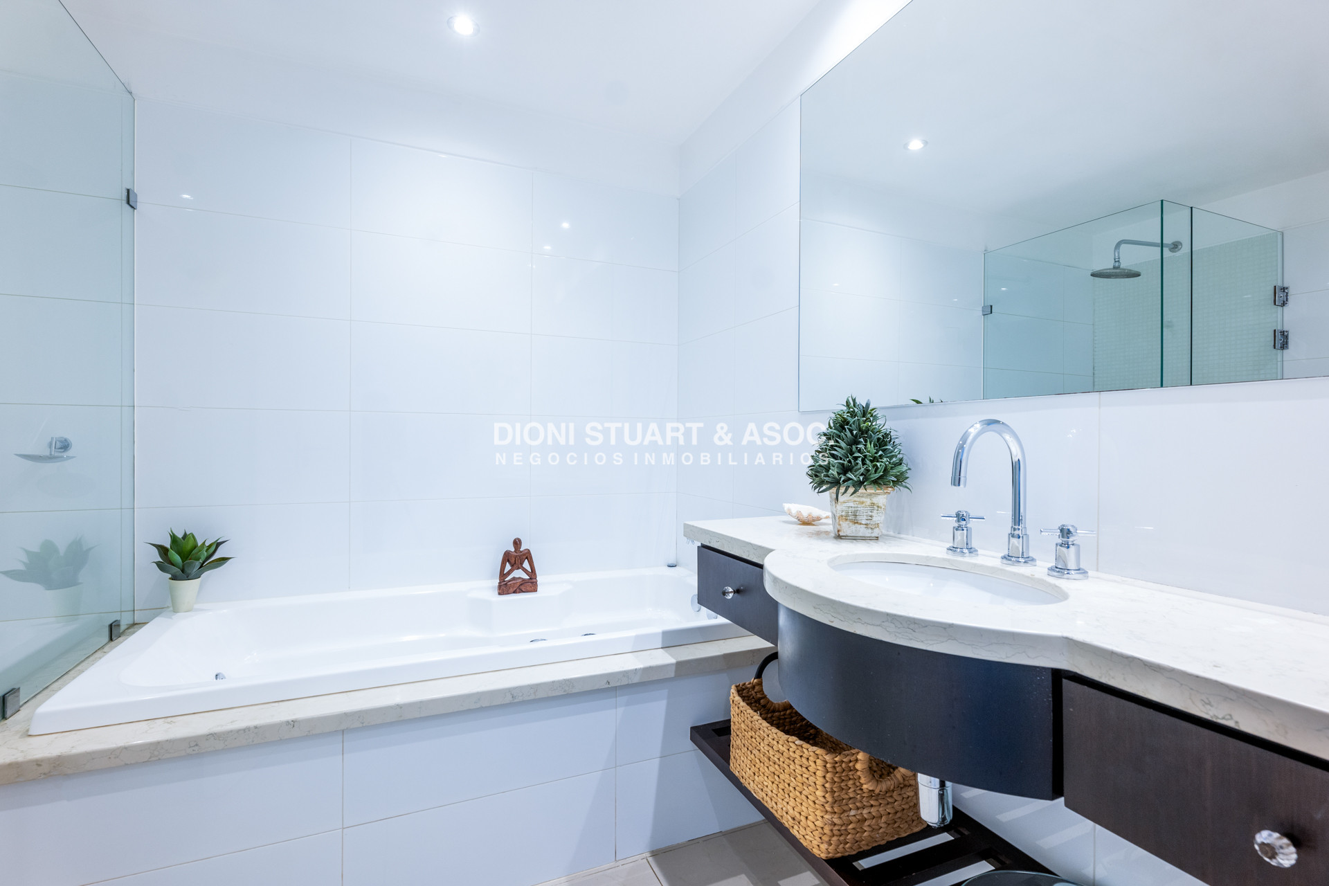 Apartamento ID.839 - Torre Lobos Esquinero - 3 Dorm en suite + Dep.