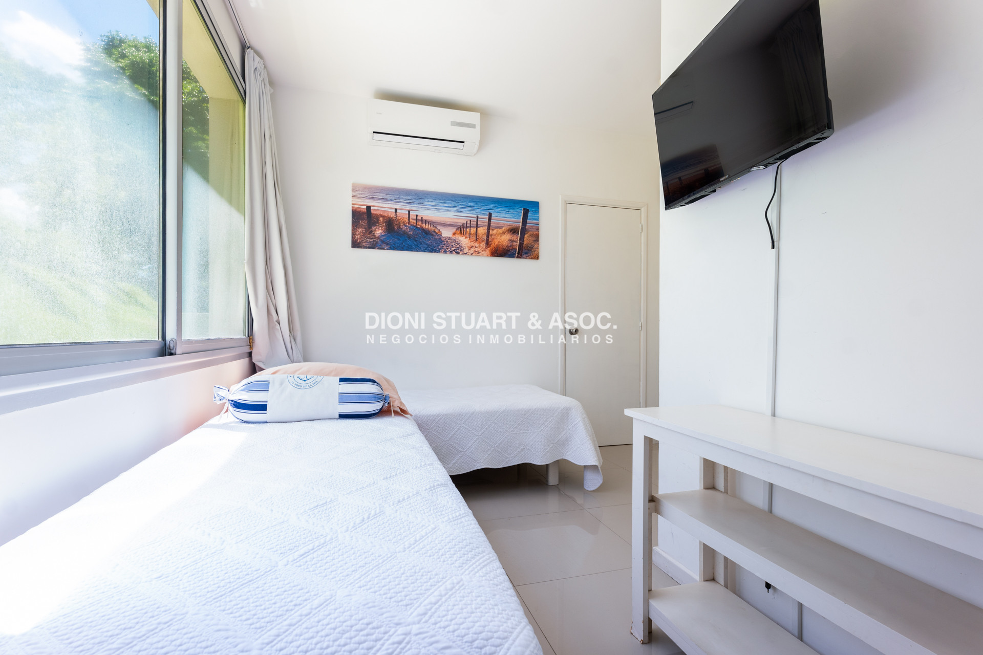 Apartamento ID.841 - Apartamento de 4 Dormitorios Con Parrillero - Emerald - Playa Mansa