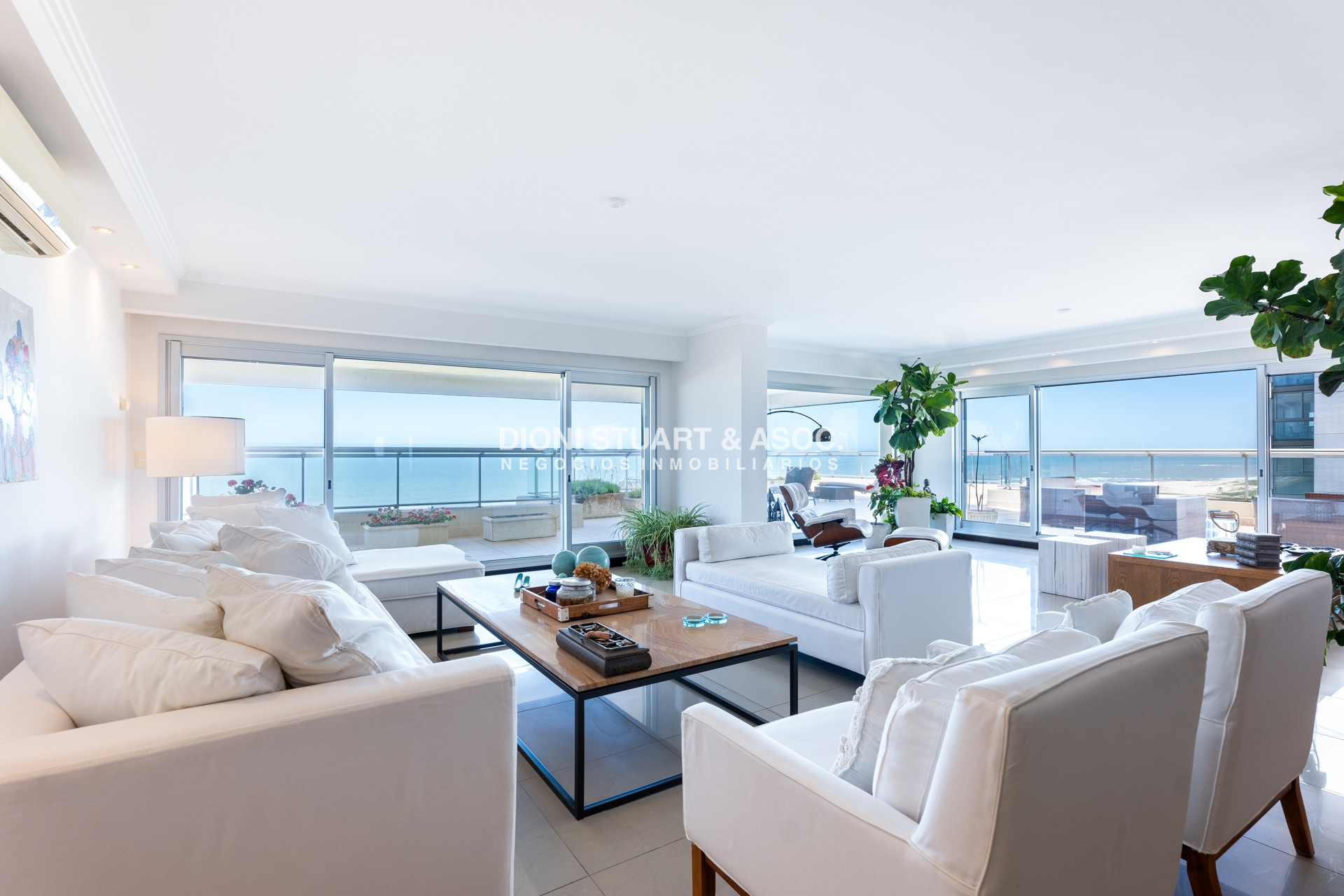 Apartamento ID.839 - Torre Lobos Esquinero - 3 Dorm en suite + Dep.
