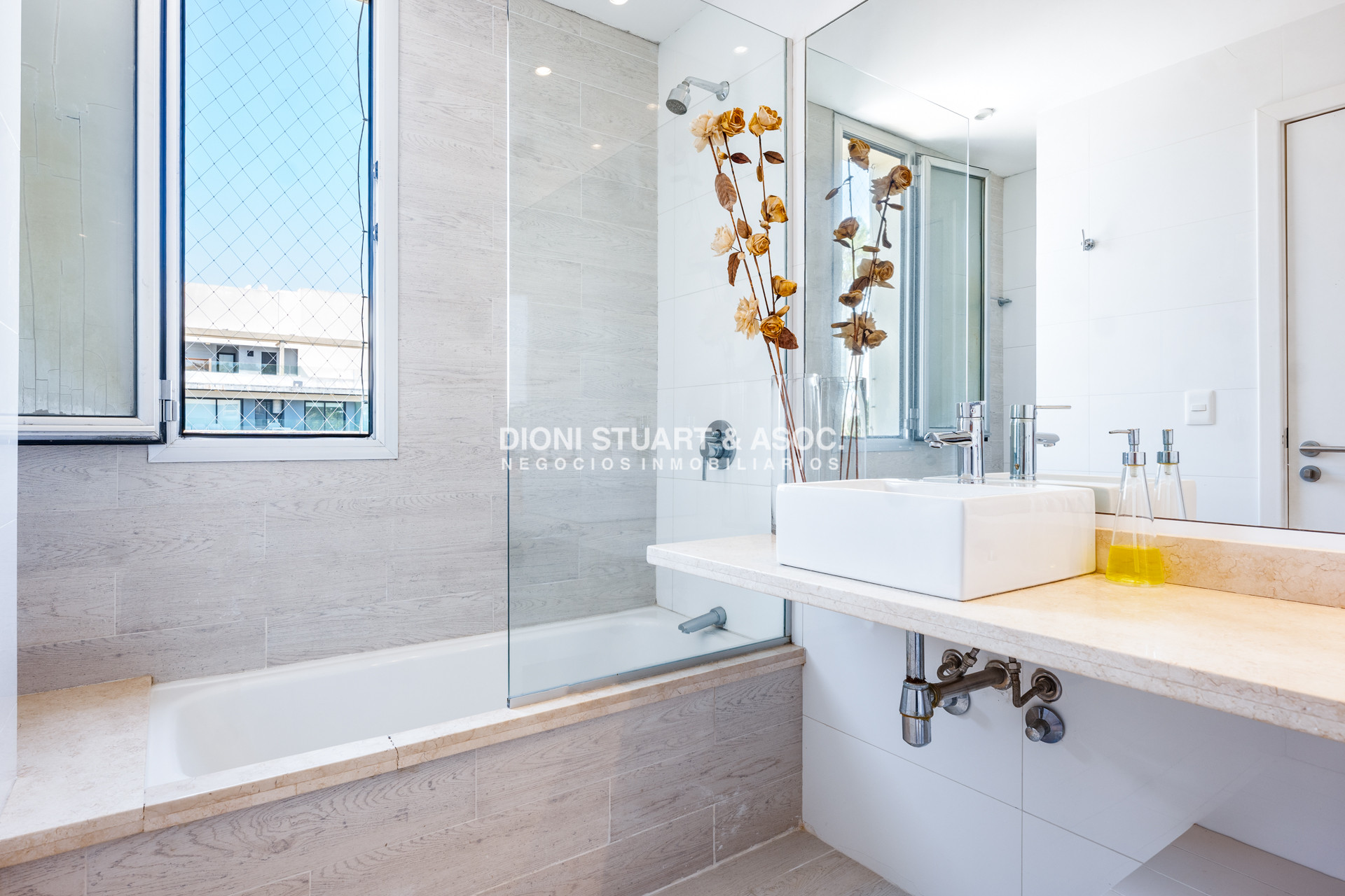 Apartamento ID.925 - DEPARTAMENTO PENT HOUSE EN VENTA - 3 DORM Y DEP. - PARRILLERO - PLAYA MANSA