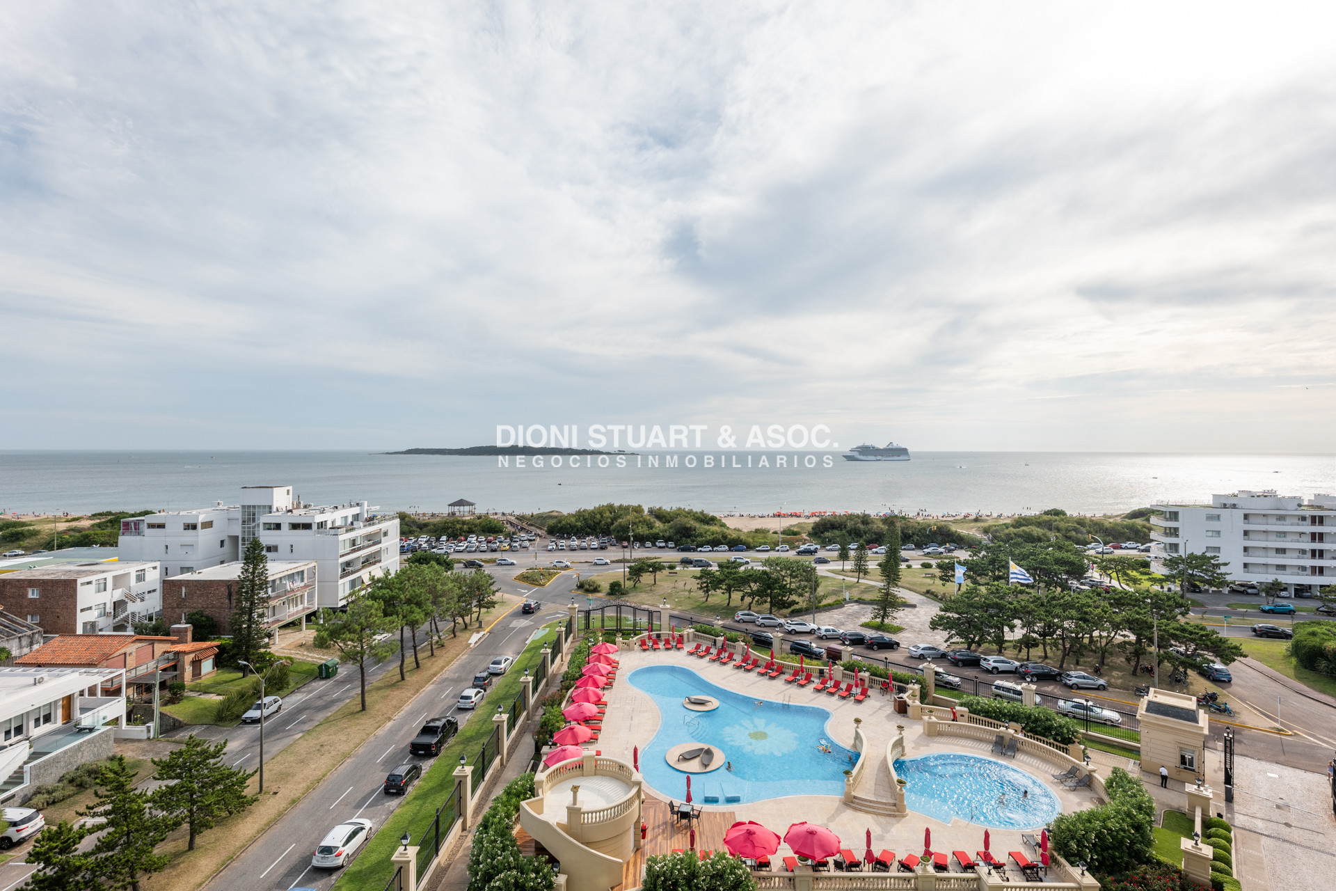 Apartamento ID.902 - DEPARTAMENTO EN VENTA EN LE JARDIN - ESQUINERO - 3 DORMITORIOS EN SUITE