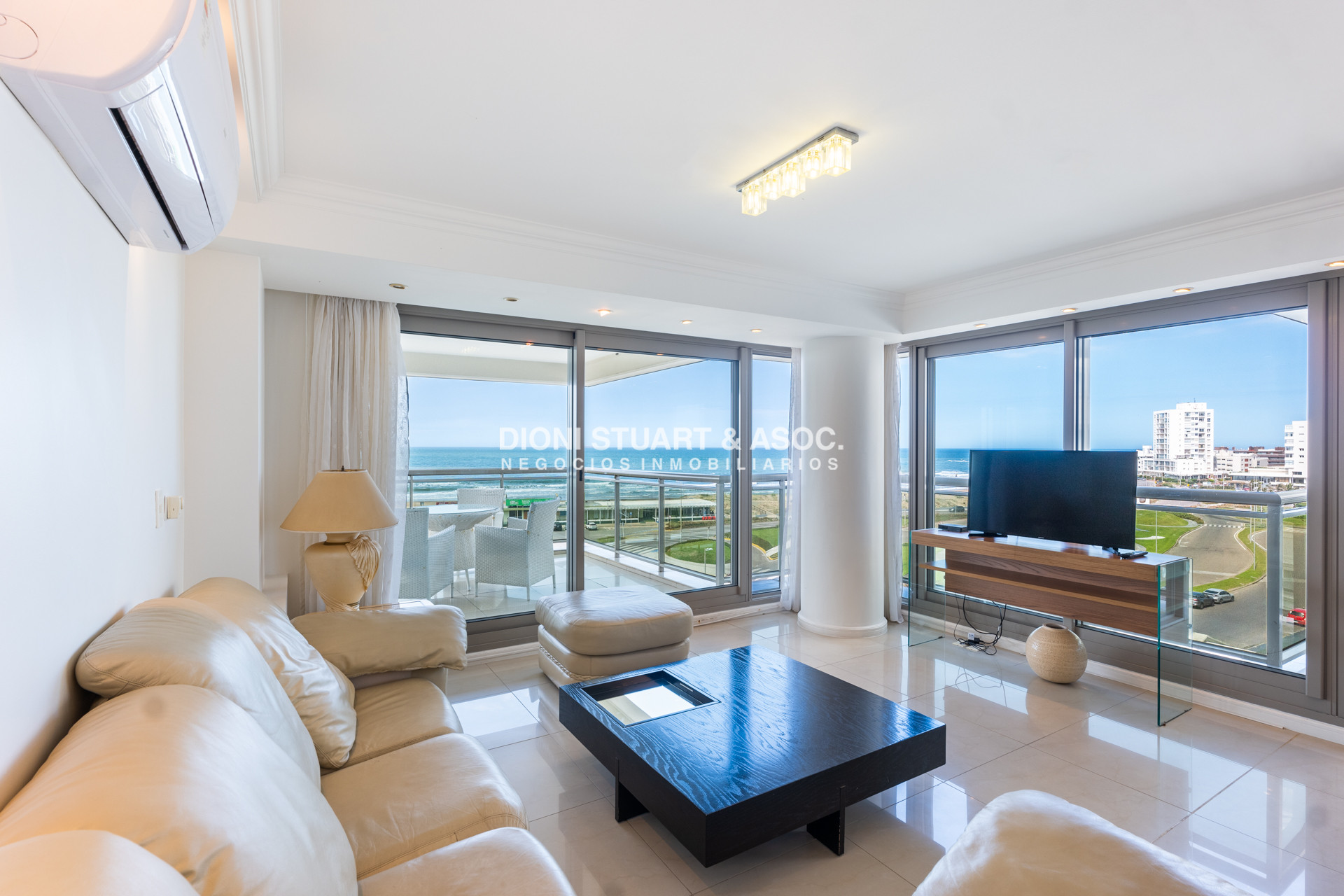 Apartamento ID.770 - IMPERIALE I DEPARTAMENTO EN VENTA - 3 DORMITORIOS EN SUITE + DEP. - ESQUINERO A PUNTA DEL ESTE