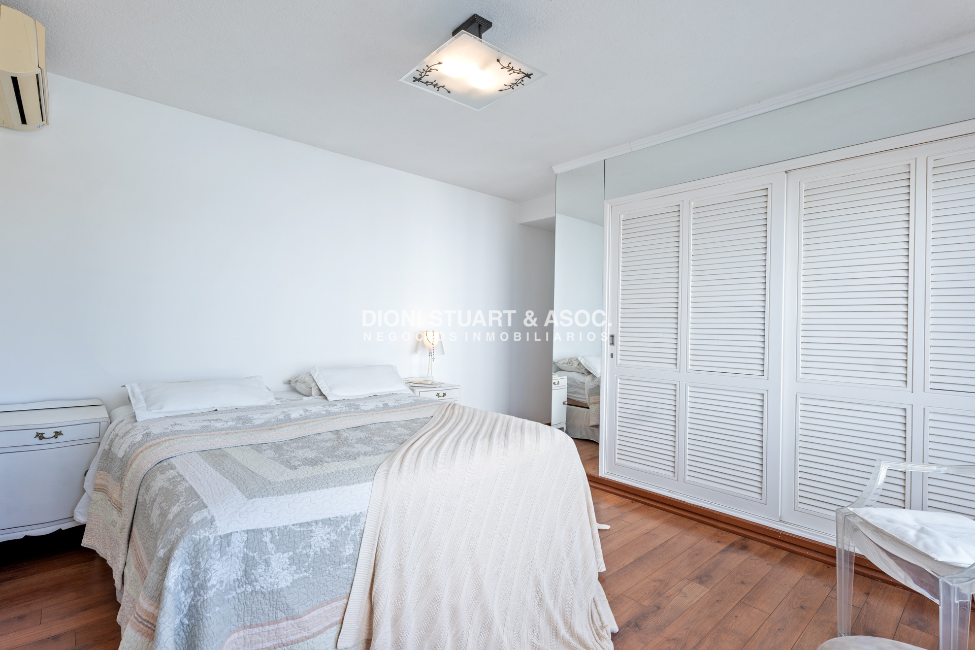 Apartamento ID.665 - DEPARTAMENTO EN VENTA EN PLAYA MANSA - 3 DORM Y DEP. - RECICLADO - COMPLEJO LINCOLN CENTER - TORRE JEFFERSON
