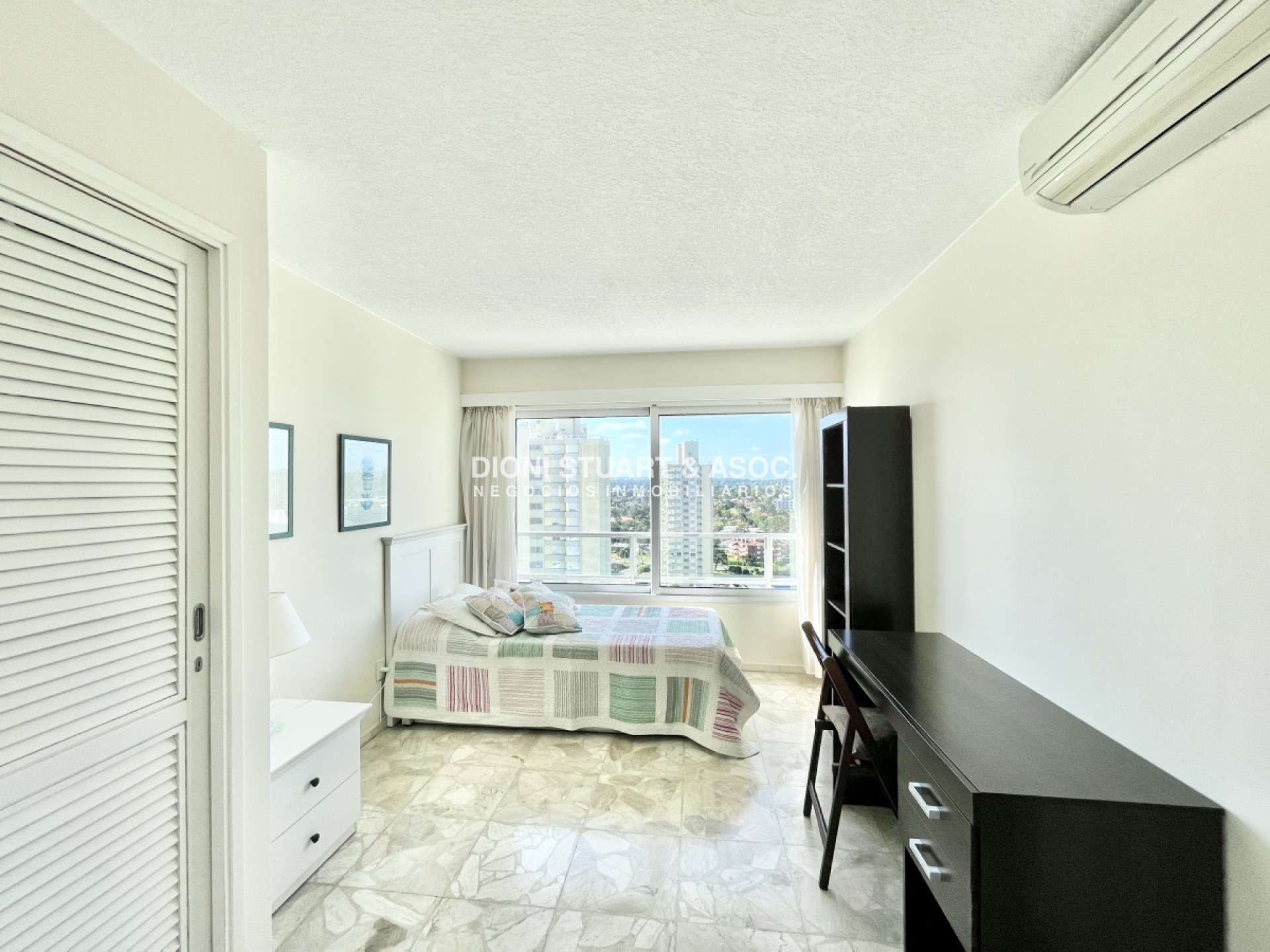 Apartamento ID.34 - APARTAMENTO DE 3 DORMITORIOS EN ALQUILER COMPLEJO LINCOLN CENTER TORRE WASHINGTON PLAYA MANSA TODOS LOS AMENITIES