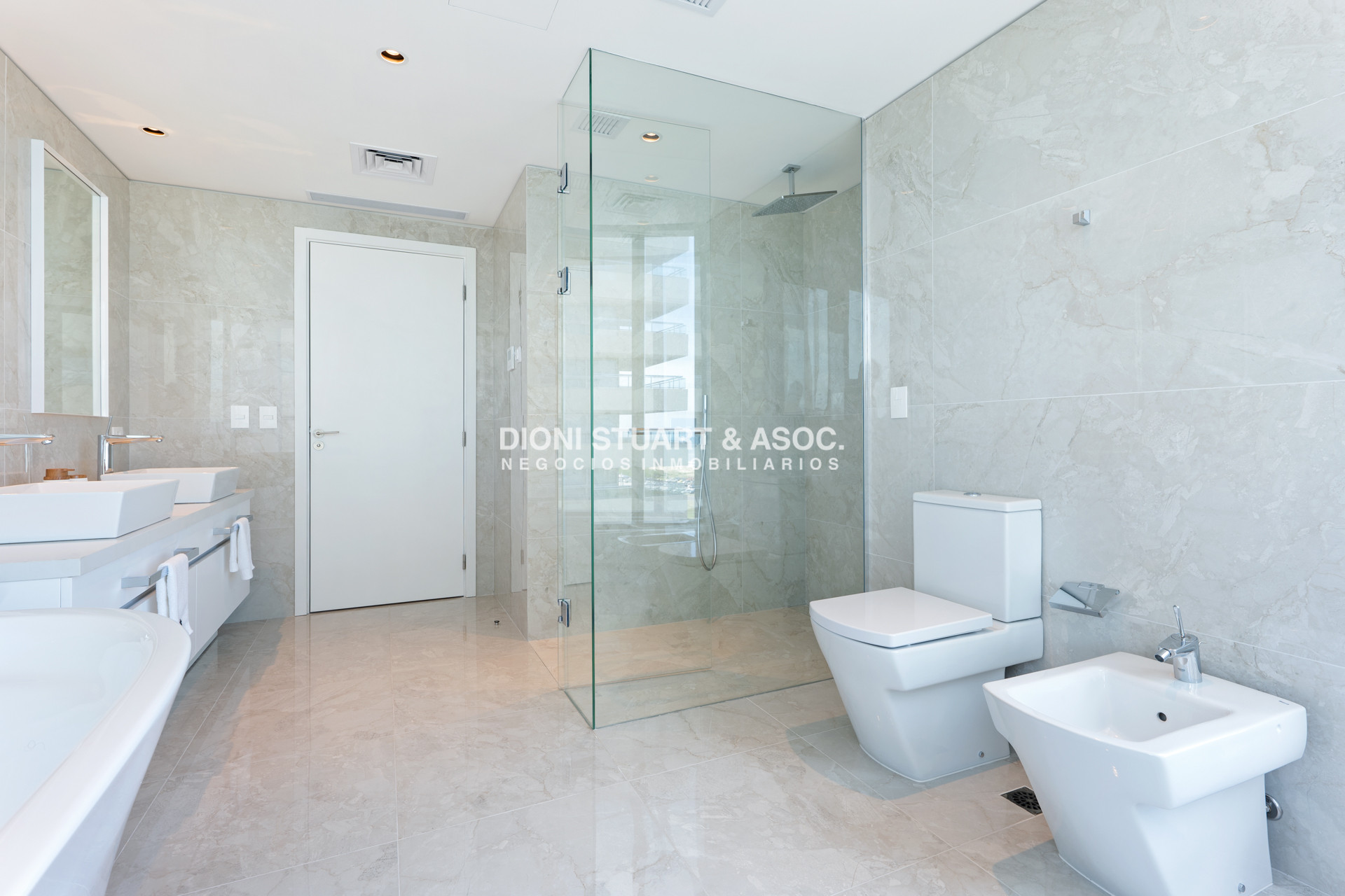 Apartamento ID.629 - DEPARTAMENTO EN TRUMP TOWER ESQUINERO - 3 DORMITORIOS EN SUITE