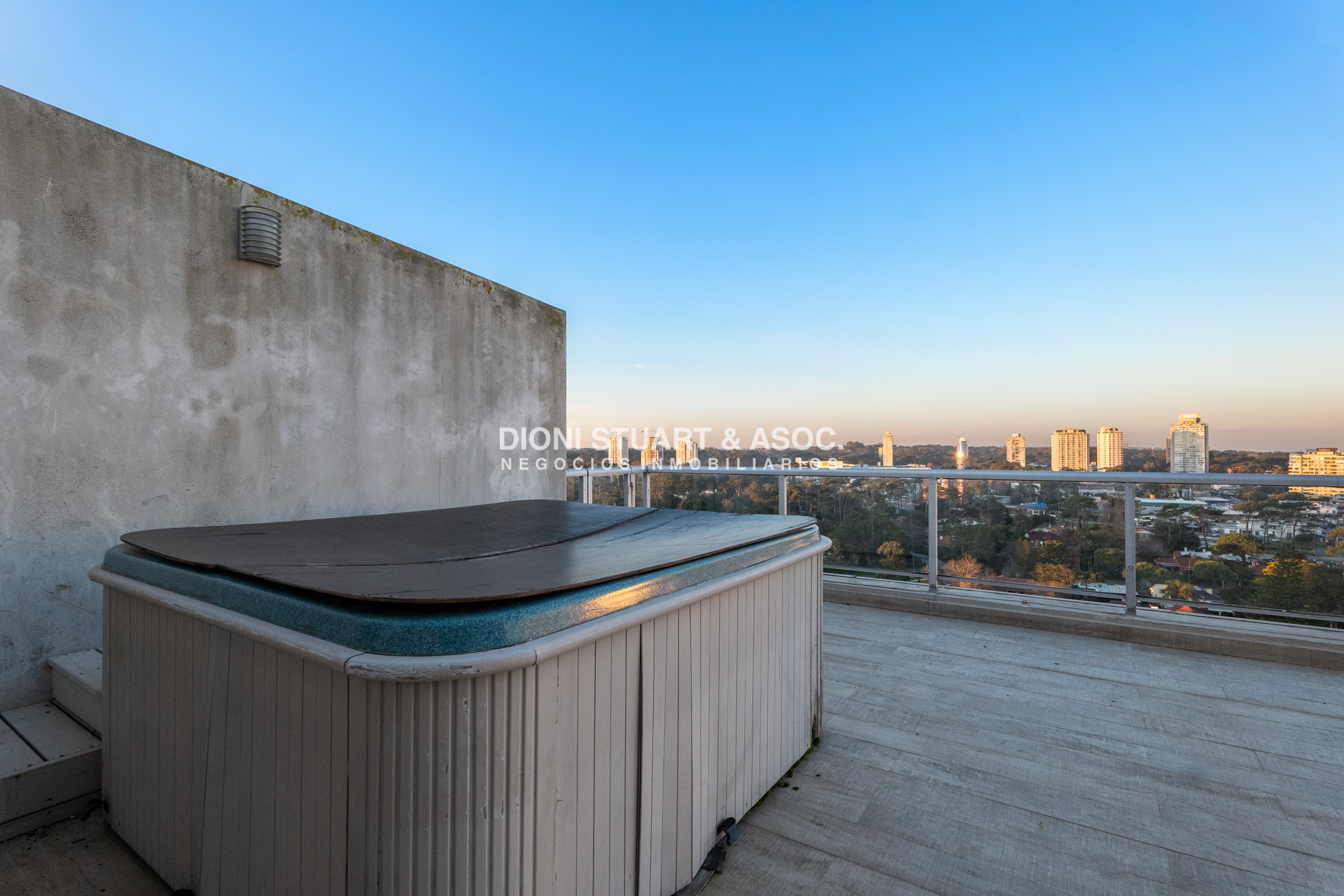 Apartamento ID.1055 - VENTA APARTAMENTO 6 DORMITORIOS - TEQUENDAMA I - PENT HOUSE DUPLEX - PLAYA MANSA 
