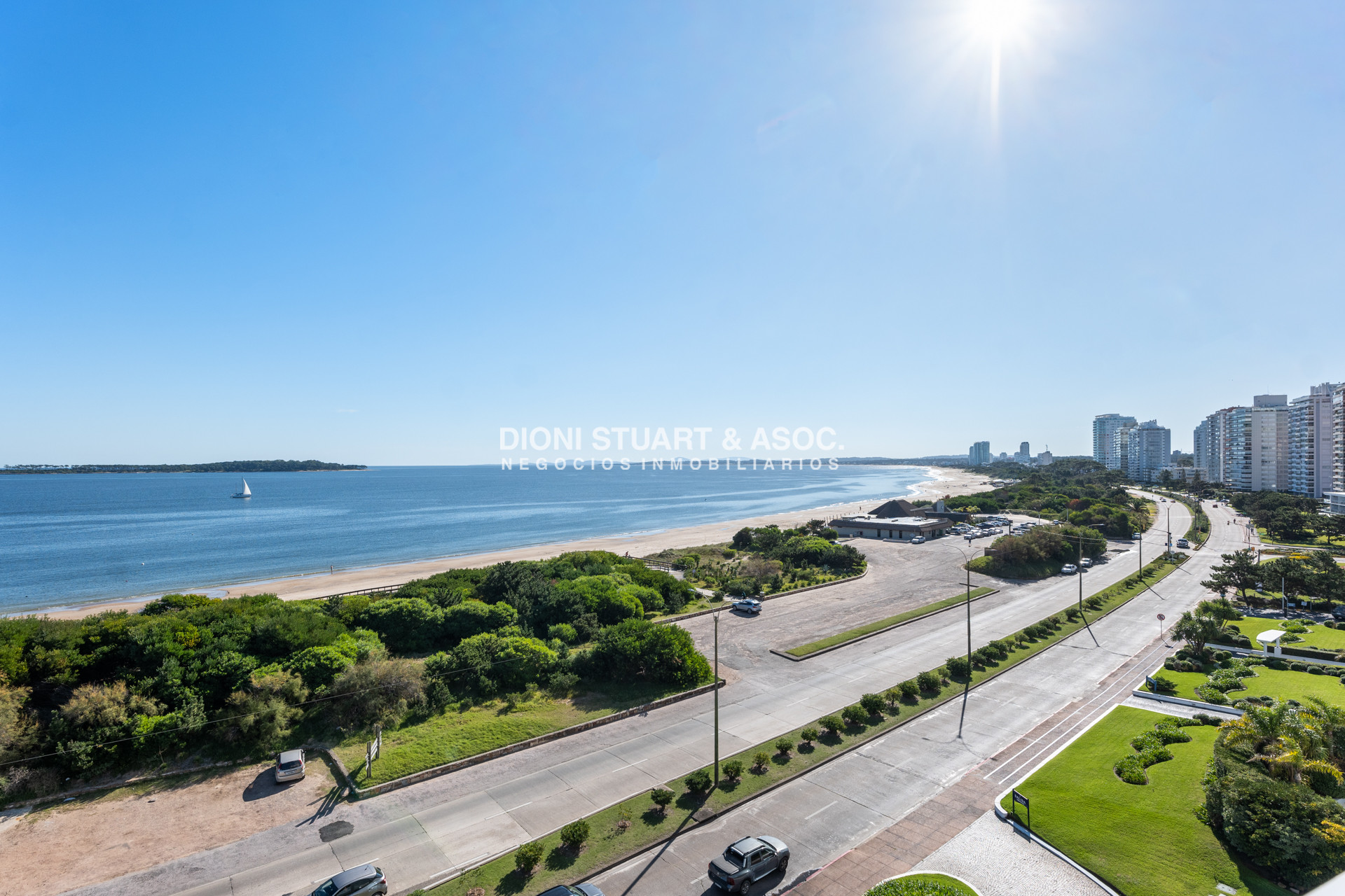 Apartamento ID.949 - DEPARTAMENTO ESQUINERO EN VENTA EN MILLENIUM TOWER PLAYA MANSA - 3 DORMITORIOS EN SUITE + DEPENDENCIA