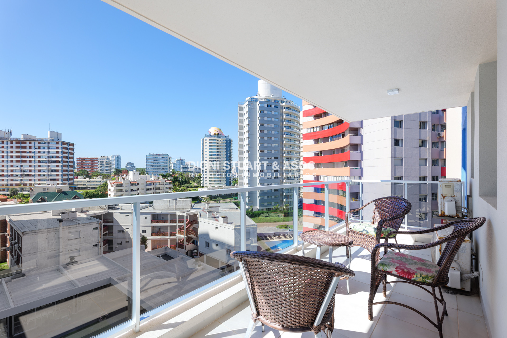 Apartamento ID.516 - APARTAMENTO EN VENTA EN PUNTA DEL ESTE - 2 DORMITORIOS - MODERNO - CERCA DEL MAR - EDIFICIO ARENAS DEL MAR