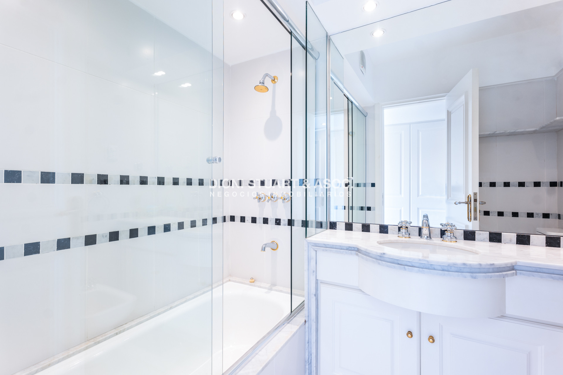 Apartamento ID.757 - PENT HOUSE EN VENTA PRIMERA LINEA BRAVA - EDIF. AGUAS AZULES - 5 DORM EN SUITE