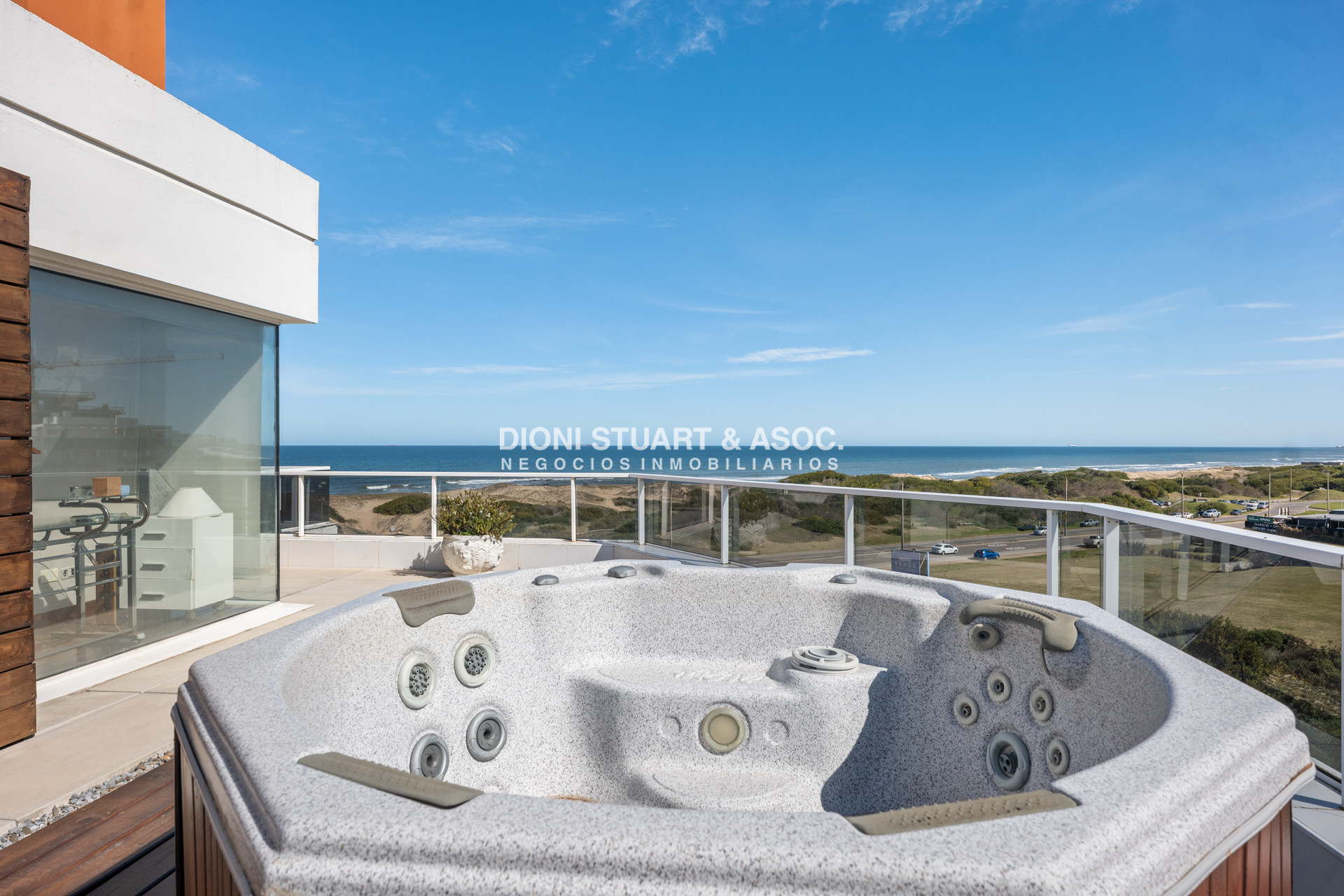 Apartamento ID.757 - PENT HOUSE EN VENTA PRIMERA LINEA BRAVA - EDIF. AGUAS AZULES - 5 DORM EN SUITE