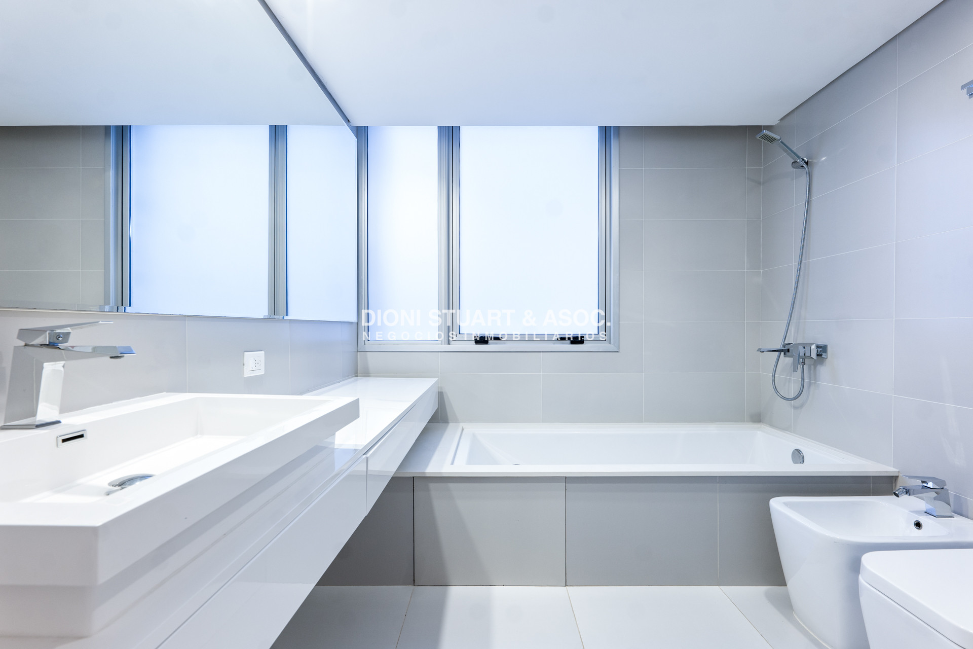 Apartamento ID.1022 - APARTAMENTO EN VENTA - LUMIERE - 3 DORMITORIOS EN SUITE + DEP. SERV - PLAYA MANSA