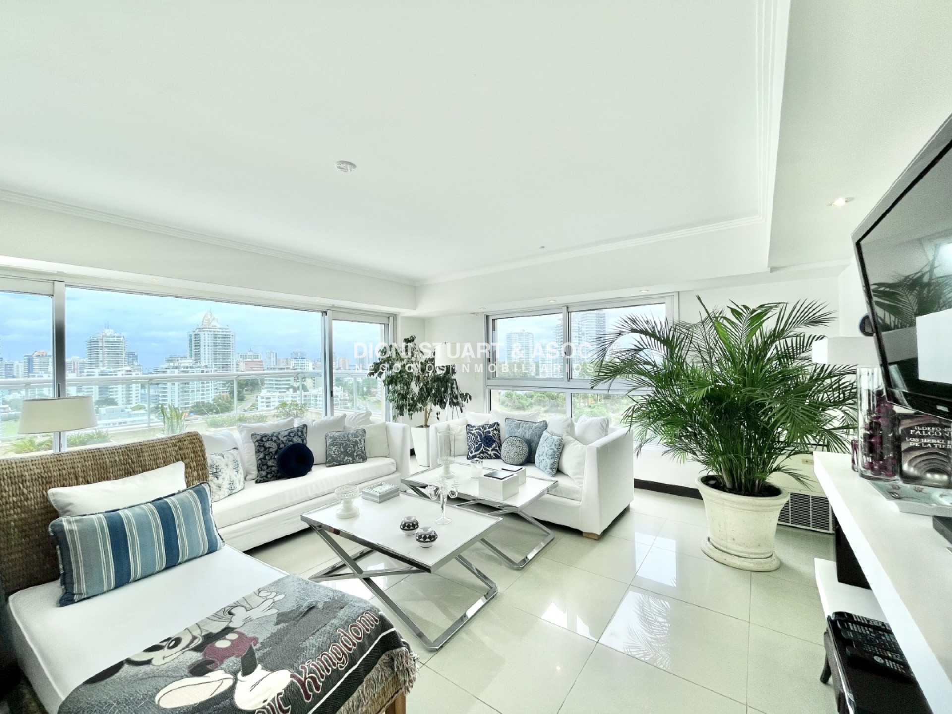 Apartamento ID.116 - Torre Lobos  -  Esquinero - En Venta