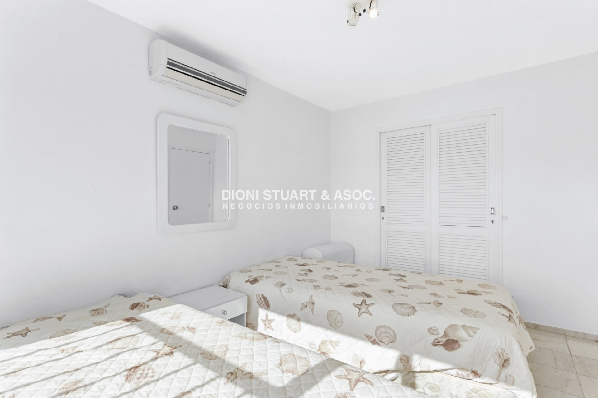Apartamento ID.501 - APARTAMENTO EN VENTA FRENTE AL MAR 3 DORMITORIOS + DEPENDENCIA COMPLEJO LINCOLN CENTER TORRE JEFFERSON PLAYA MANSA