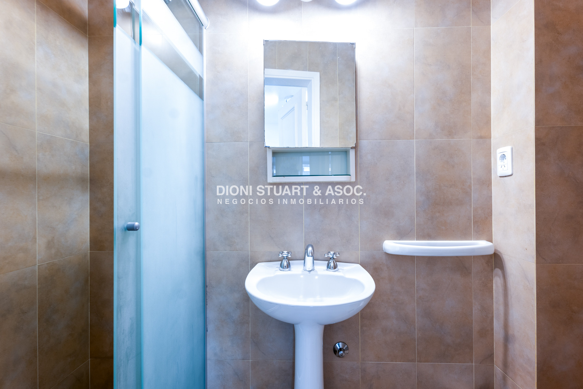 Apartamento ID.978 - APARTAMENTO EN VENTA EN EDIFICIO IMARANGATU - 3 DORM + DEP. CON PARRILLERO