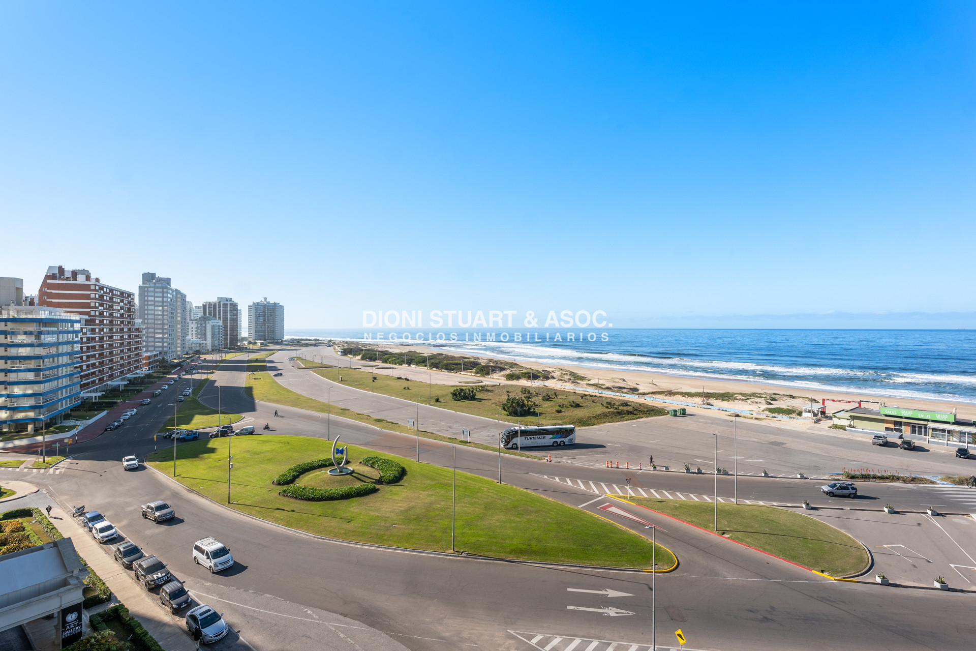 Apartamento ID.984 - IMPERIALE II ESQUINERO APARTAMENTO EN VENTA - 3 DORMITORIOS EN SUITE + DEPENDENCIA