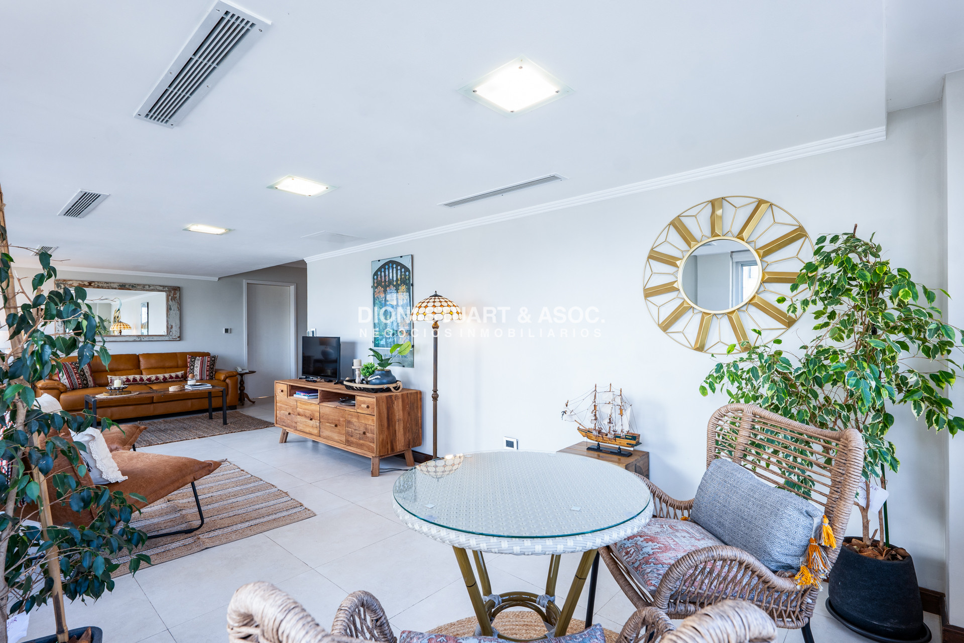 Apartamento ID.962 - APARTAMENTO EN VENTA 2 DORMITORIOS RECICLADO EN EDIFICIO VAN GOOGH - PENINSULA PUNTA DEL ESTE