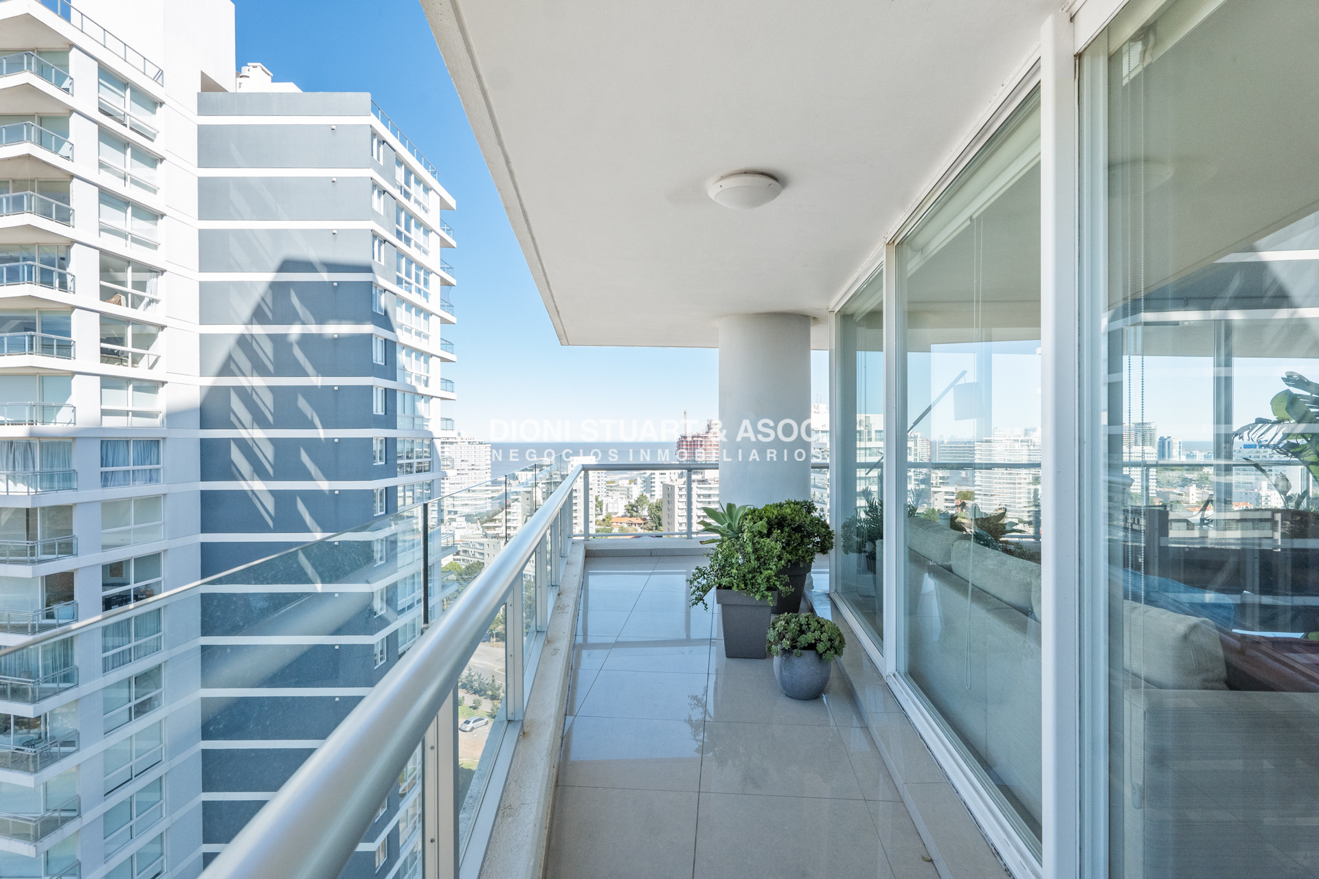 Apartamento ID.1067 - VENTA APARTAMENTO 4 DORMITORIOS PLAYA BRAVA - EDIFICIO ONE I