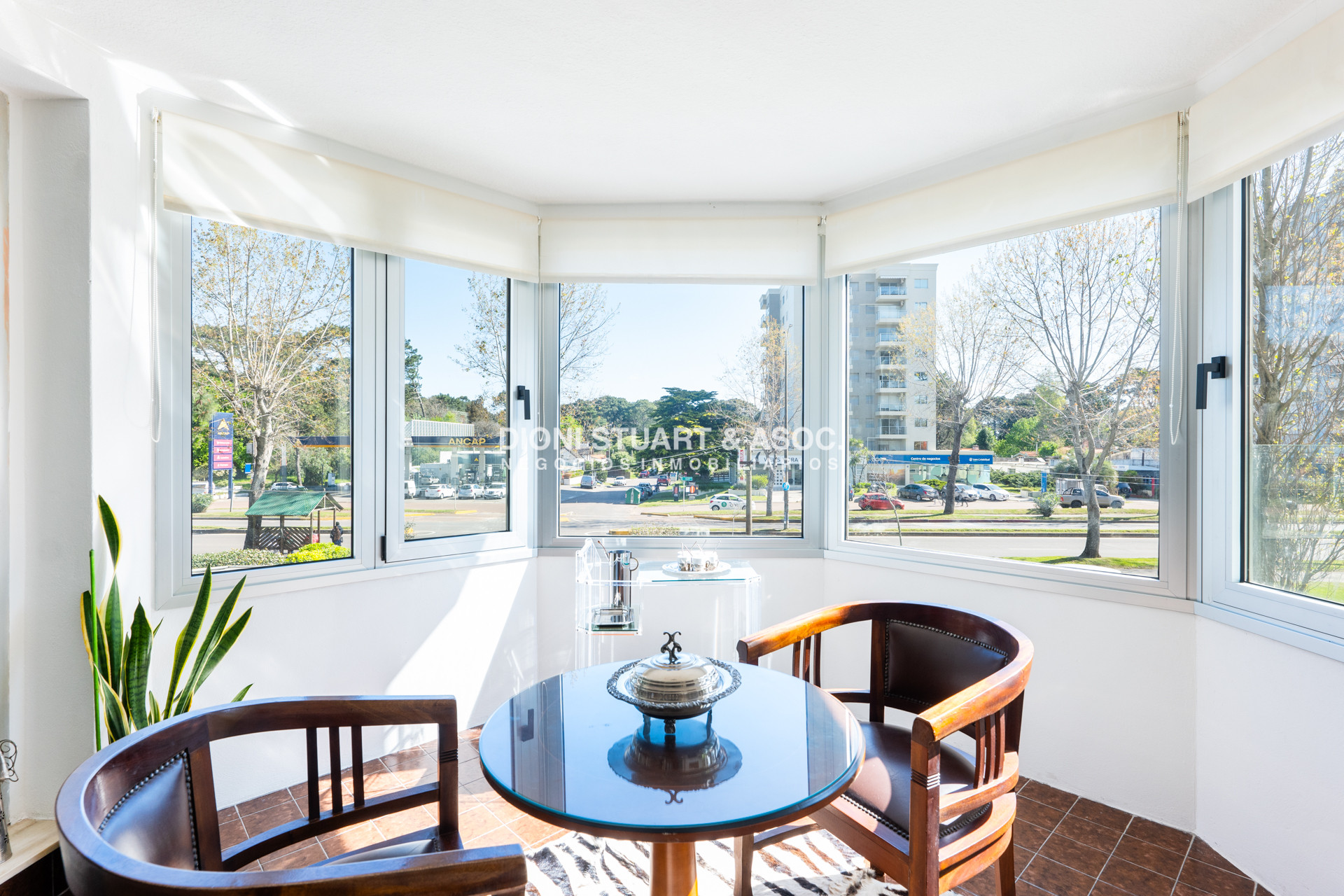 Apartamento ID.776 - Apartamento en Roosevelt Center en Venta - 3 Dormitorios y Dep.