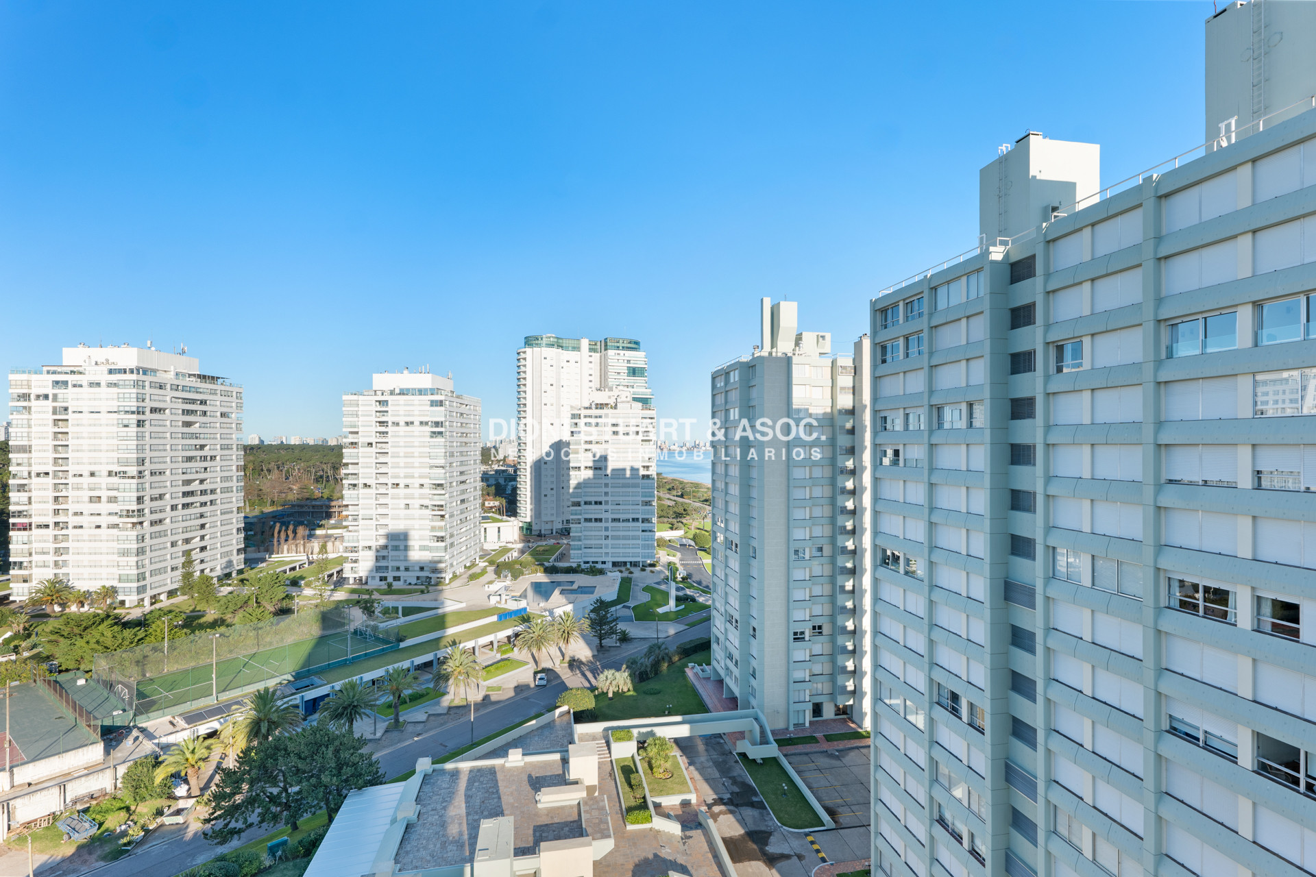 Apartamento ID.687 - Alquiler de Temporada - Edificio Fragata - Frente al Mar - 3 Dormitorios - Todos los Amenities