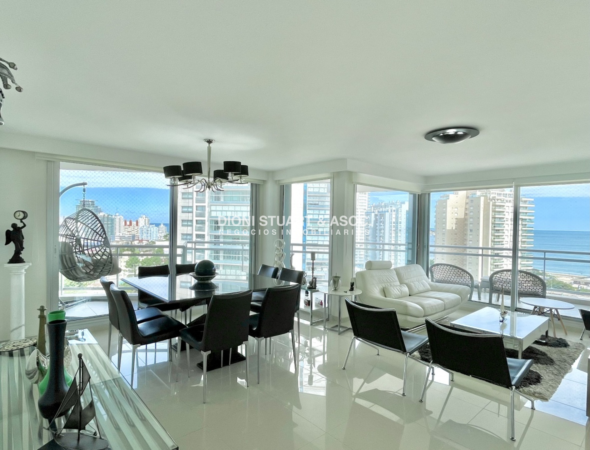 Apartamento ID.417 - DEPARTAMENTO EN PLAYA MANSA EN VENTA - SUNRISE - 3 DORM EN SUITE + DEP.