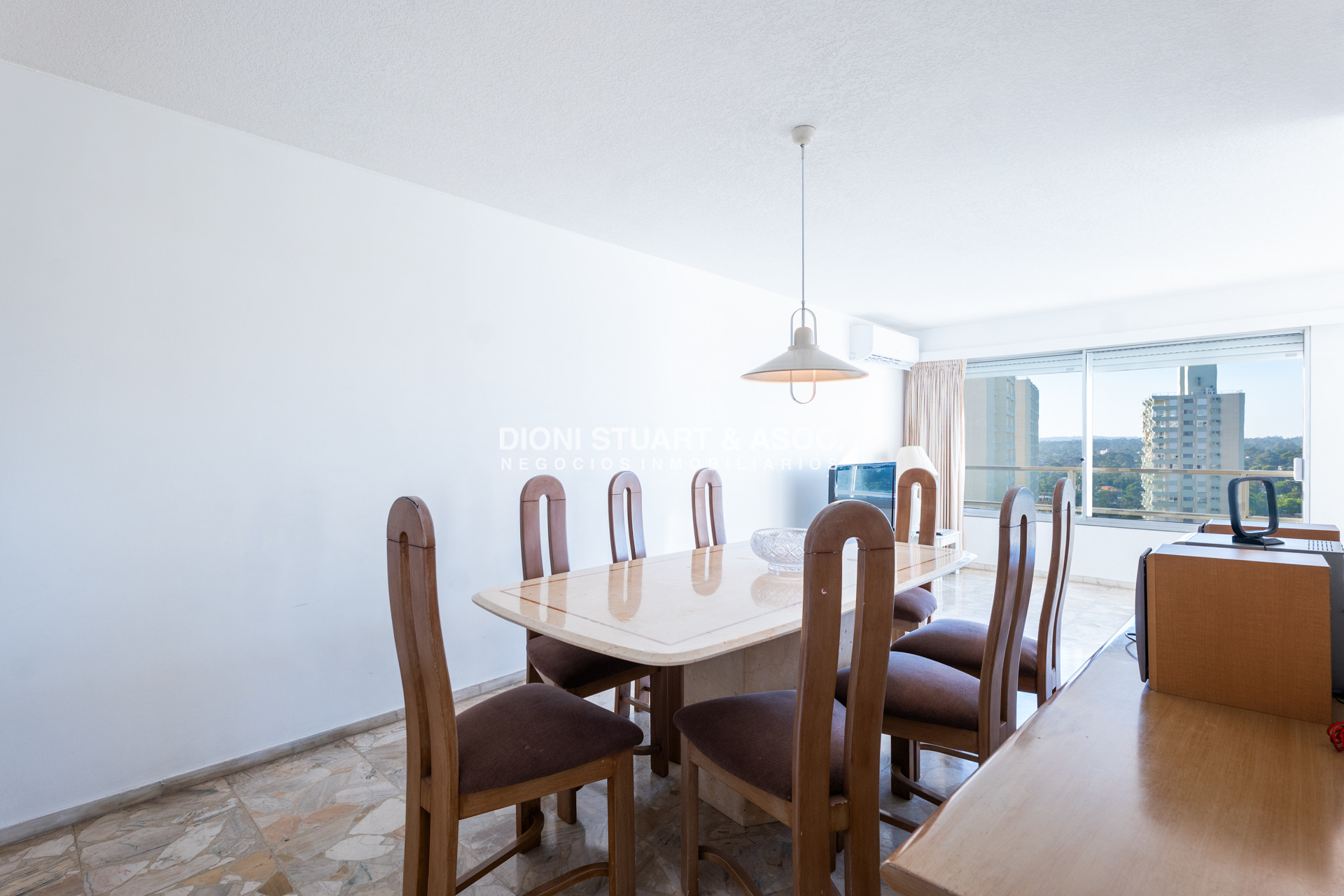 Apartamento ID.367 - SE VENDE DEPARTAMENTO PRIMERA LINEA MANSA - 2 DORM Y MEDIO - RECICLADO - TORRE WASHINGTON - COMPLEJO LINCOLN CENTER