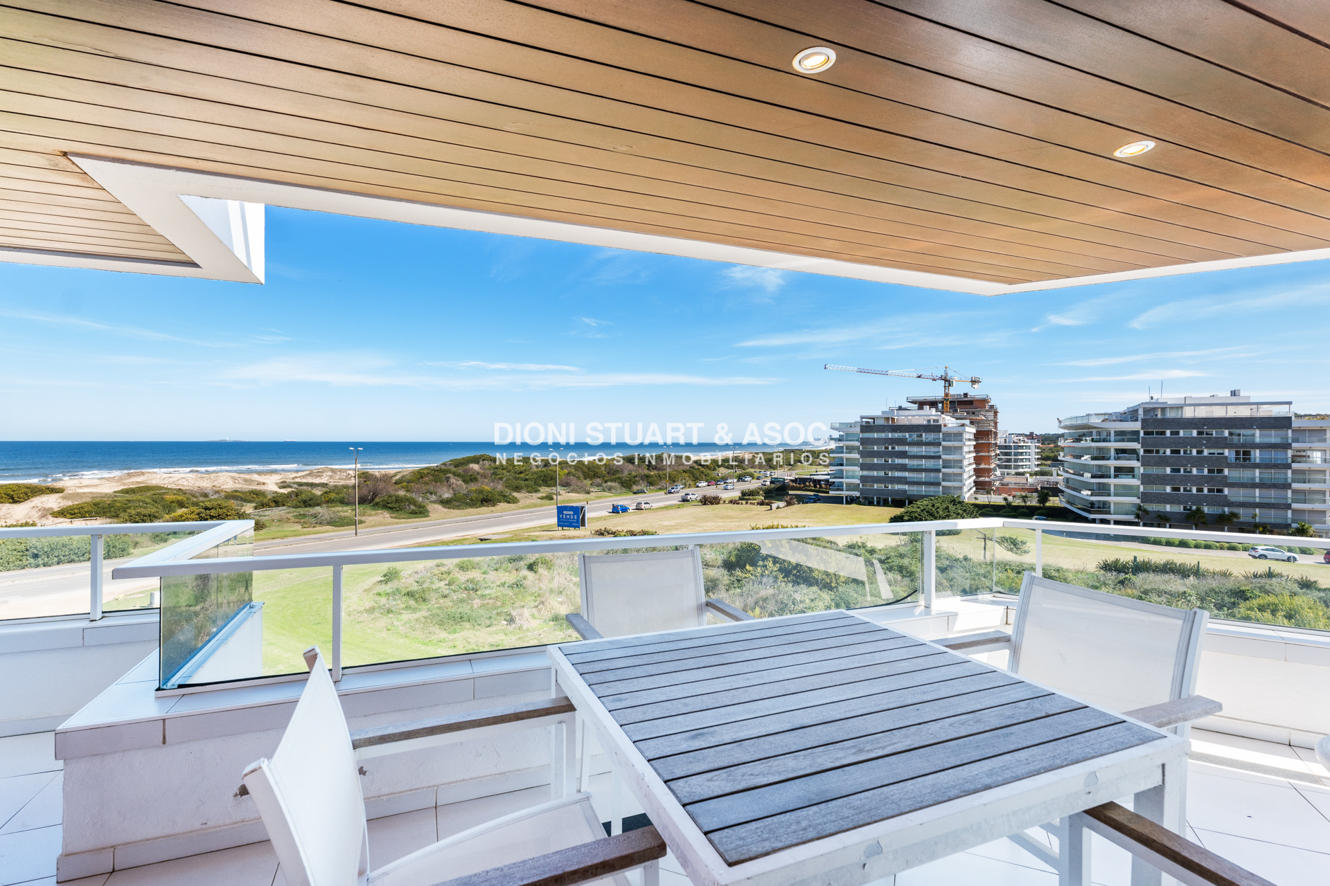 Apartamento ID.757 - PENT HOUSE EN VENTA PRIMERA LINEA BRAVA - EDIF. AGUAS AZULES - 5 DORM EN SUITE