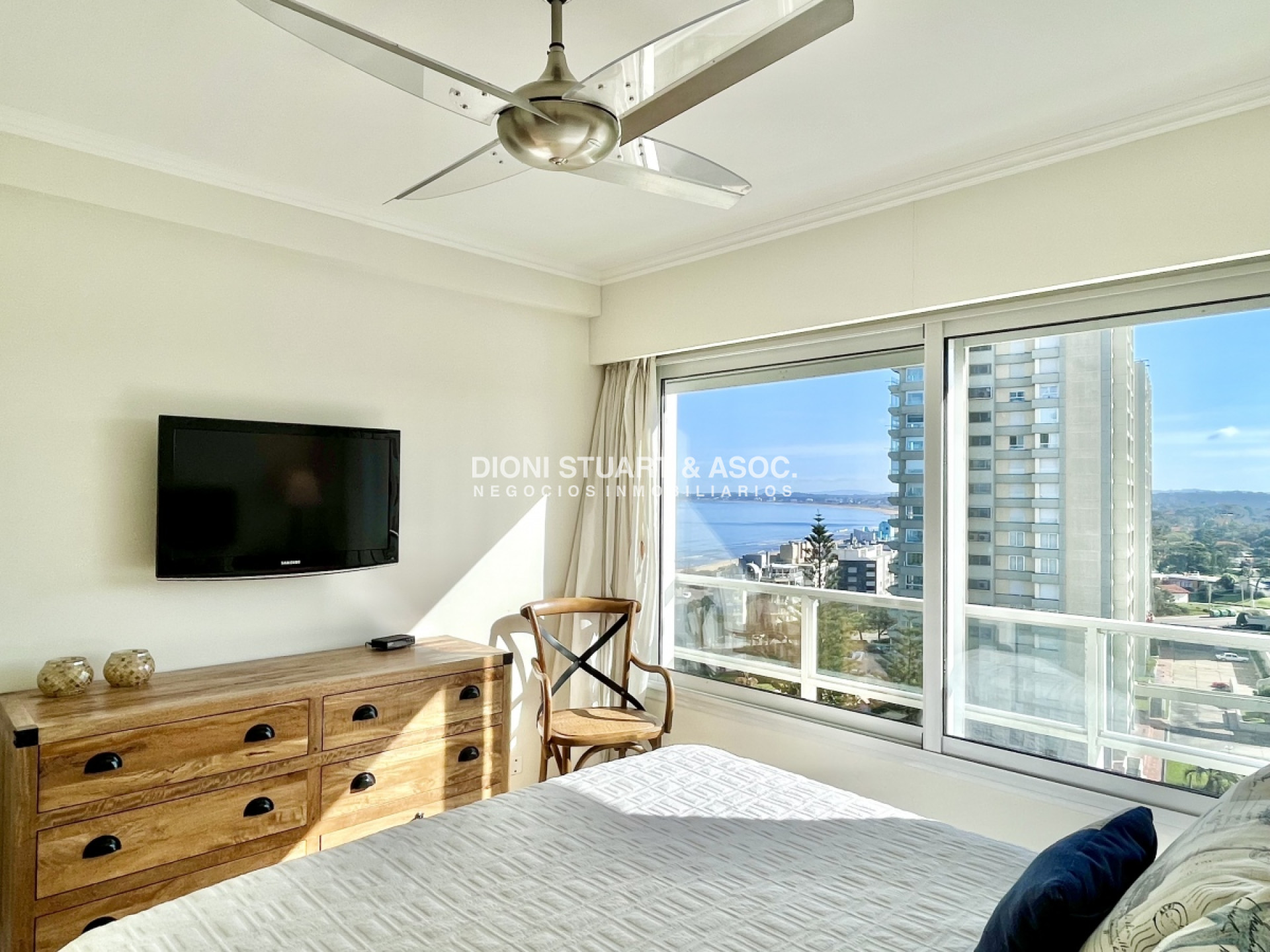 Apartamento ID.35 - Torre Washington En Venta - Complejo Lincoln Center - Totalmente Reciclado - 3 Dormitorios - Punta del Este